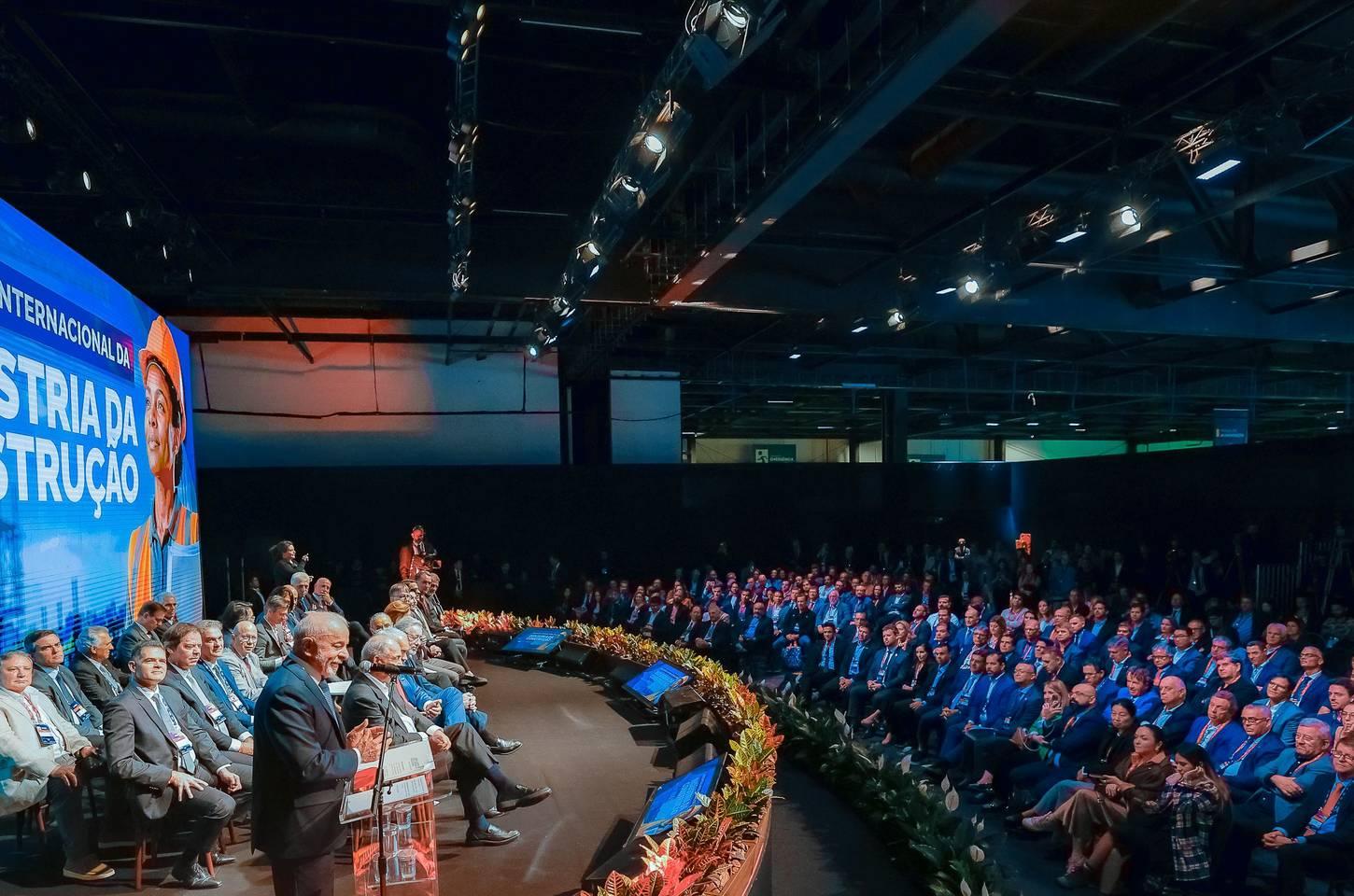 Lula diz que redução da jornada de trabalho respeitará especificidades de cada setor