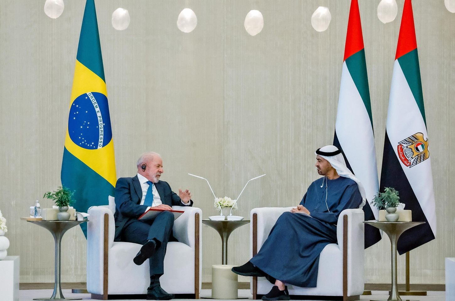 Lula e xeique emirático reforçam parceria estratégica em Abu Dhabi