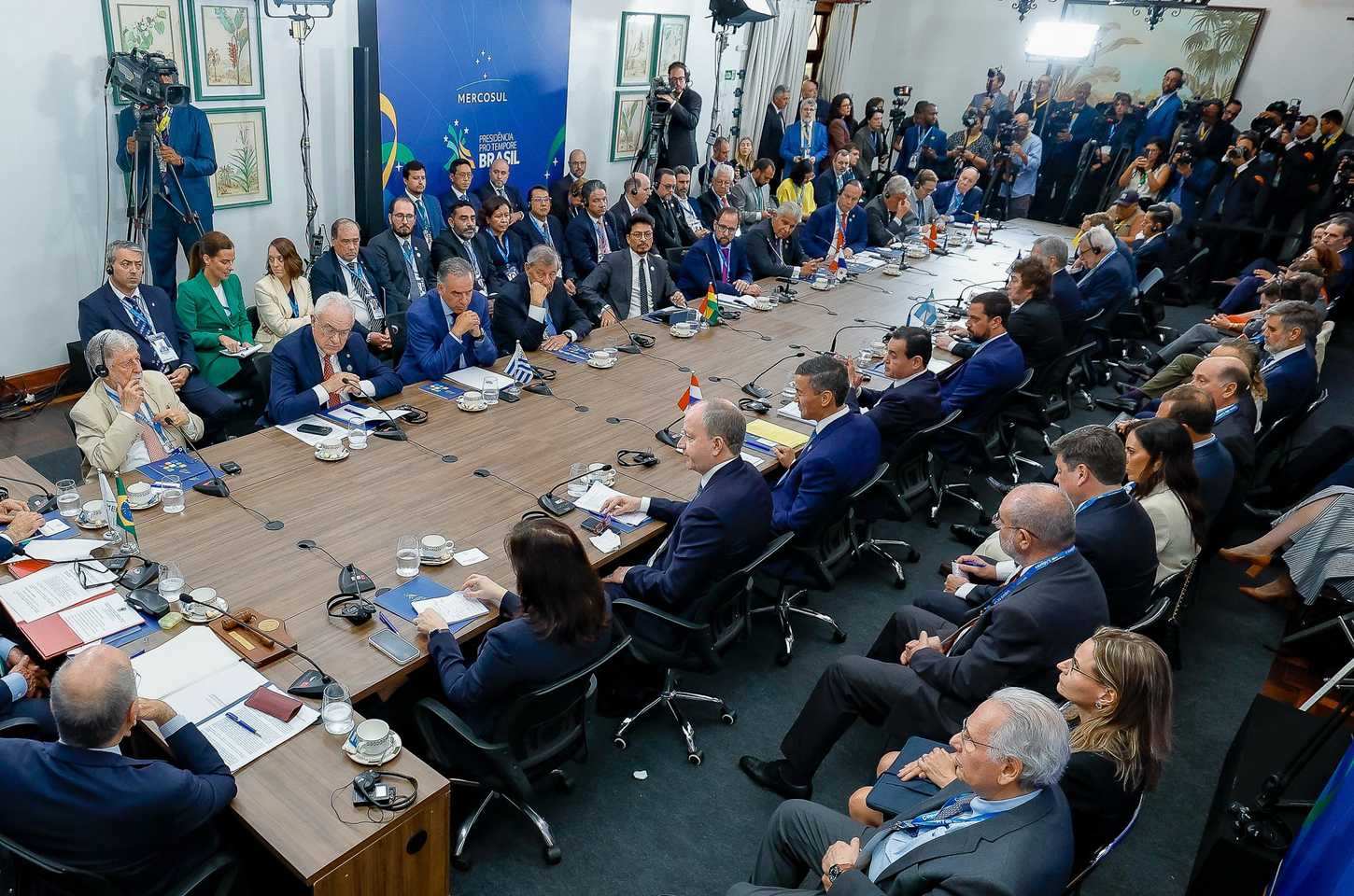 Lula realiza encontros bilaterais durante cúpula do Mercosul em Foz do Iguaçu
