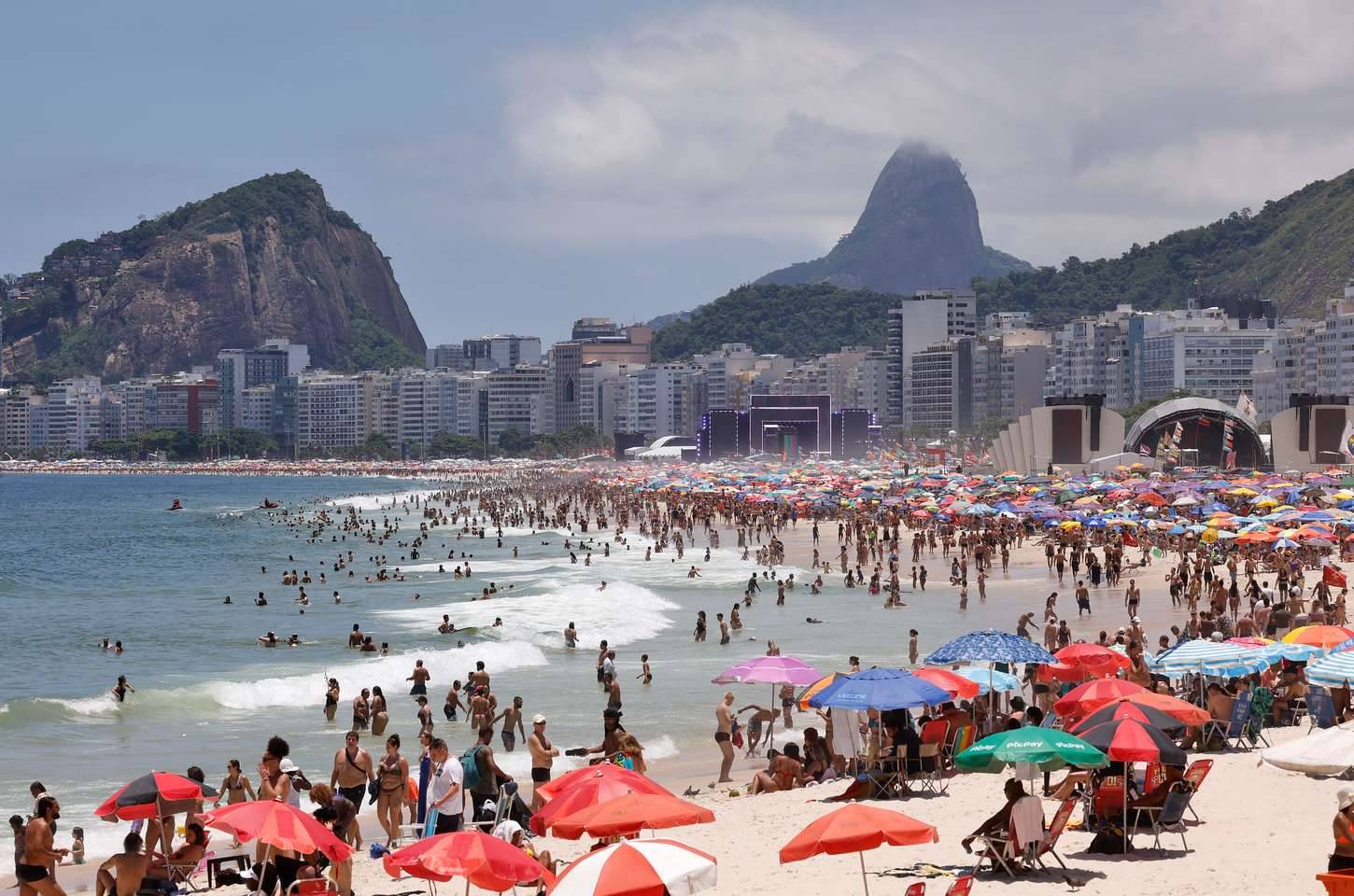 Mais de mil resgates nas praias do Rio de Janeiro no carnaval