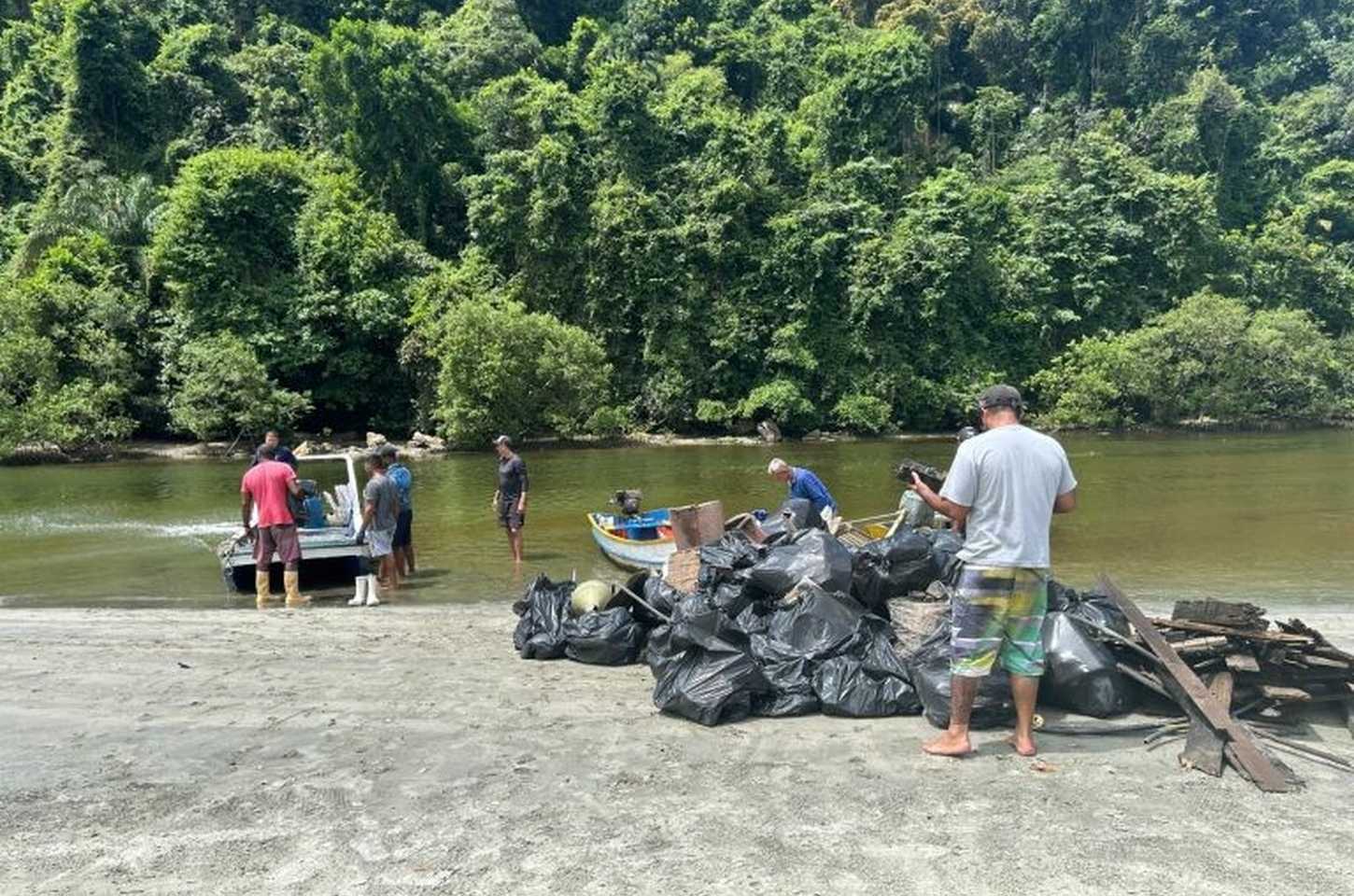 Mar Sem Lixo: programa paulista retira 133 toneladas de resíduos e gera renda