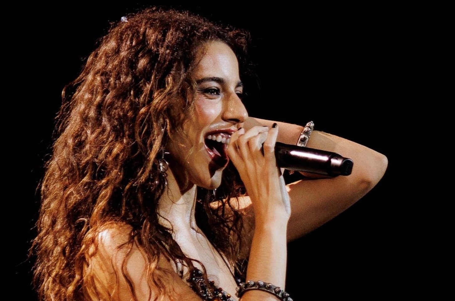 Marina Sena anuncia retorno da turnê 'Coisas Naturais'