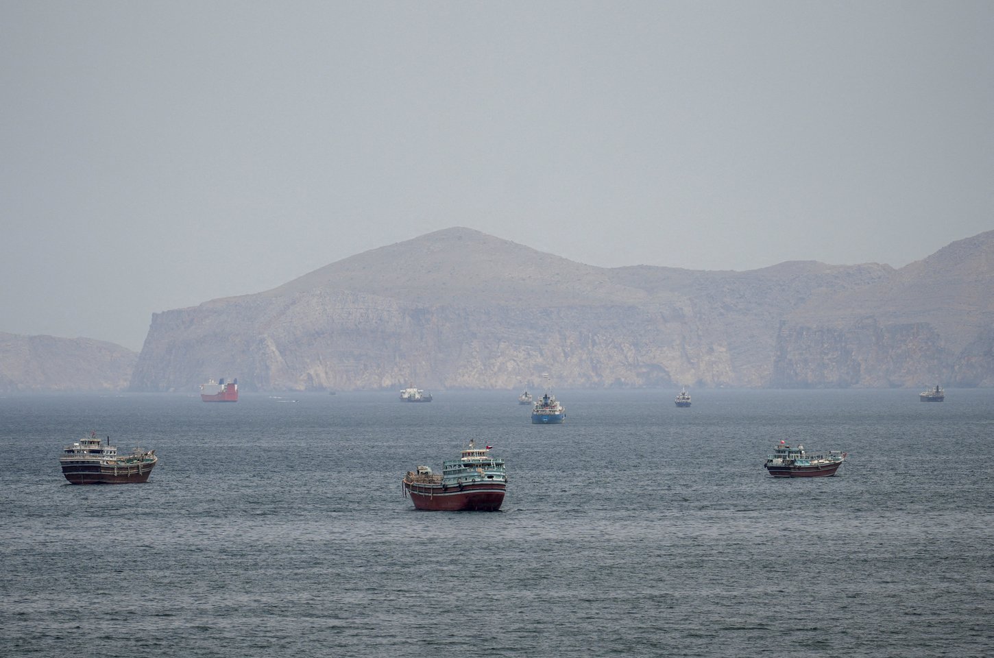 Marinha do Irã impede entrada de navios dos EUA no Estreito de Ormuz