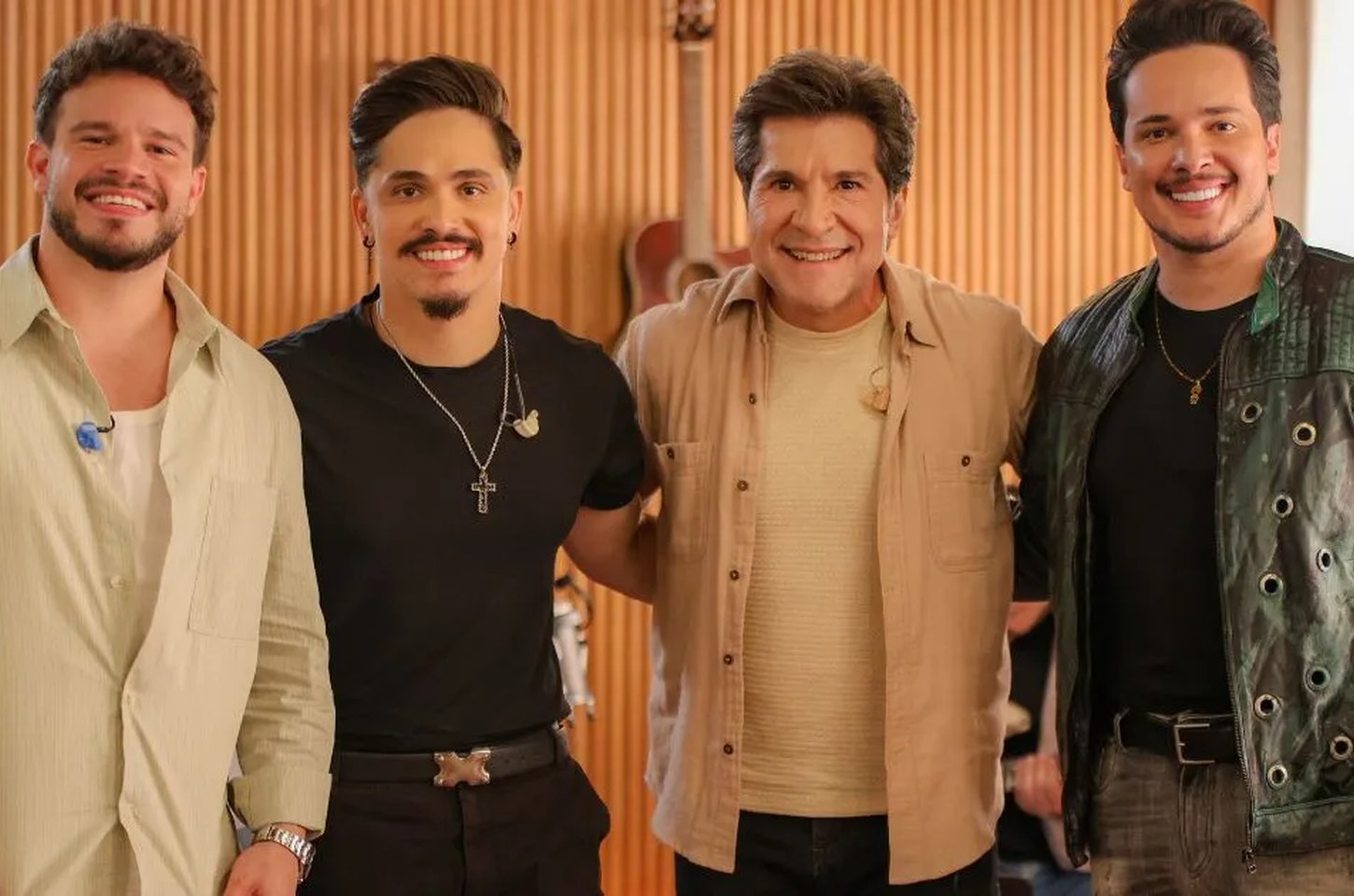 Matheus Fernandes e Kaique & Felipe no 'ViverSertanejo' com Daniel