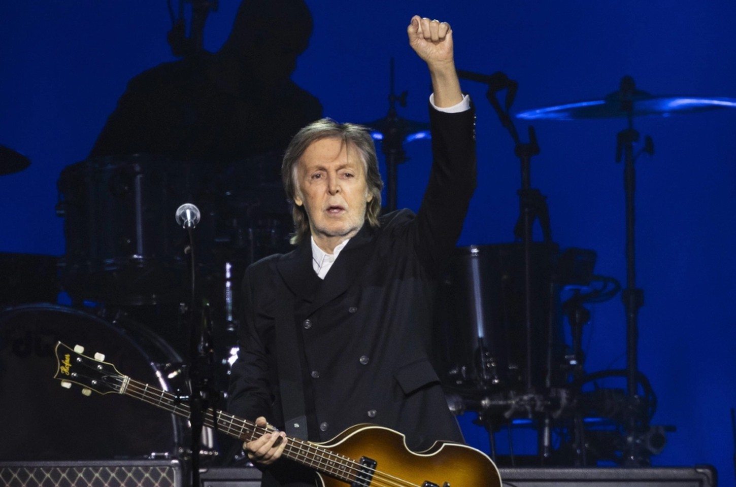 McCartney apresenta novo álbum solo em noite íntima para fãs