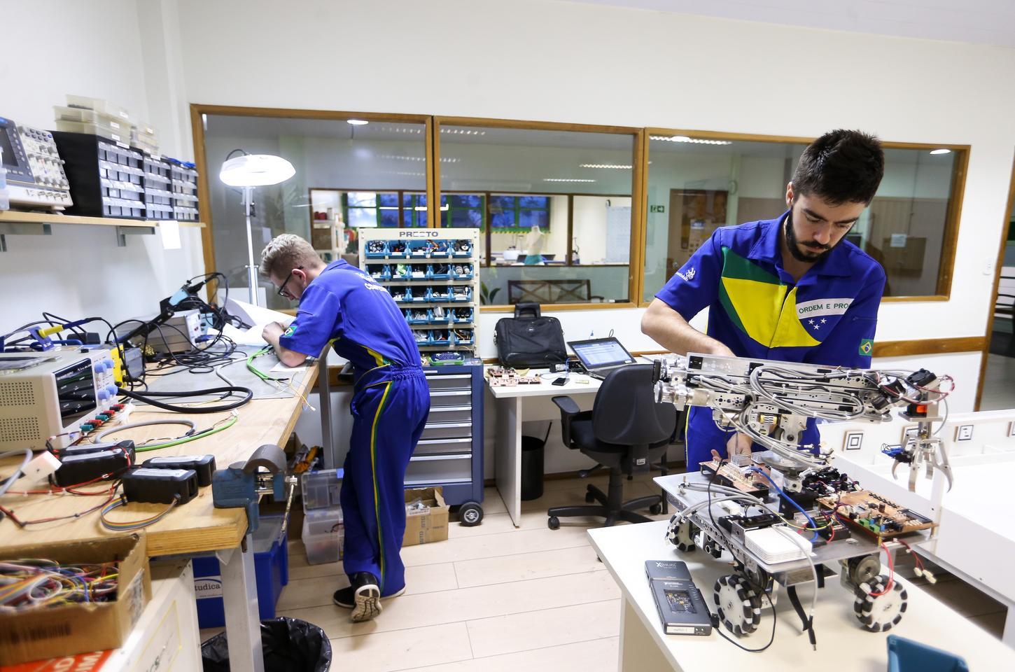 MEC lança programa que troca juros por vagas no ensino técnico