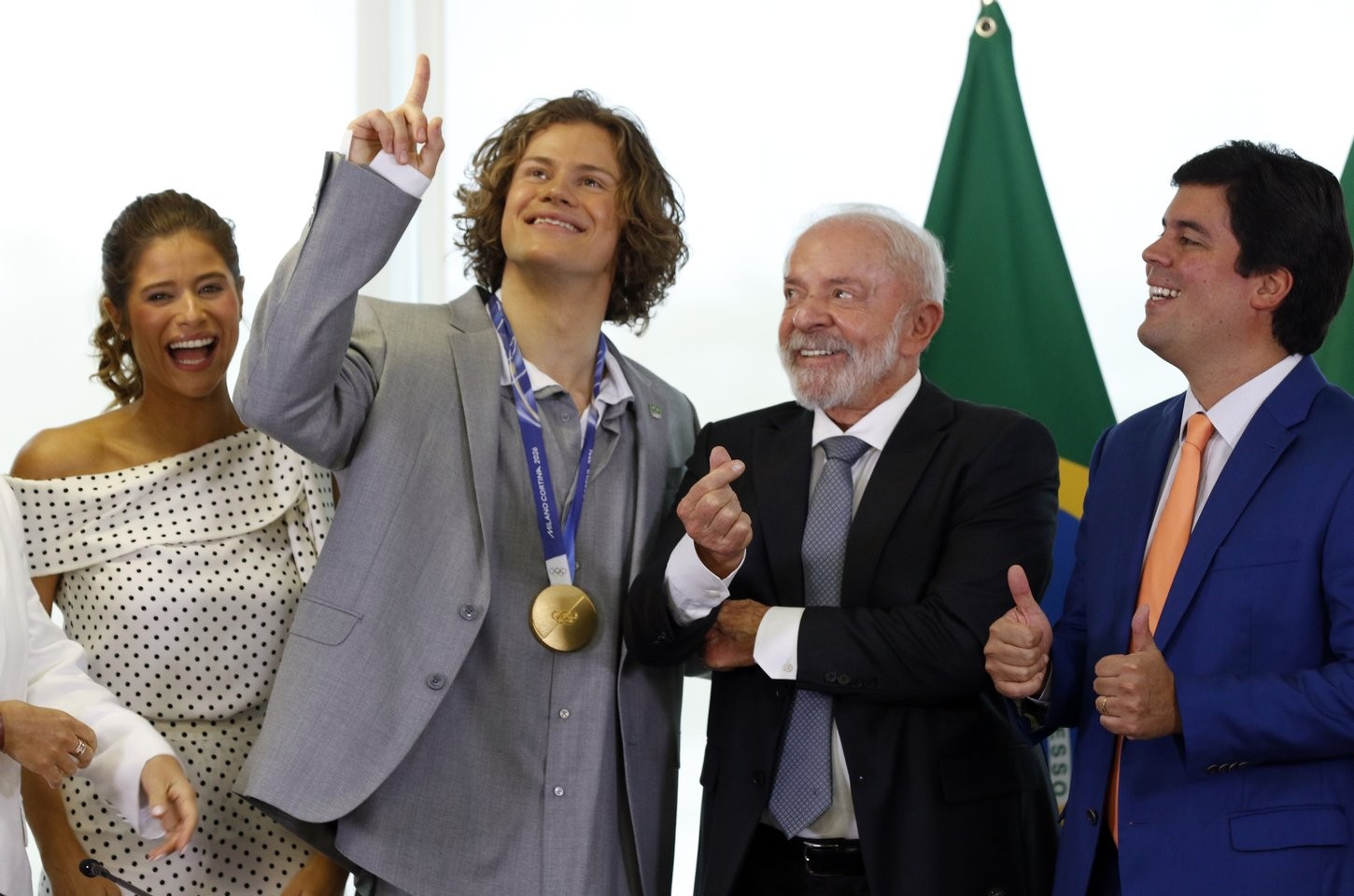Medalhista olímpico Lucas Pinheiro Braathen é recebido por Lula no Palácio