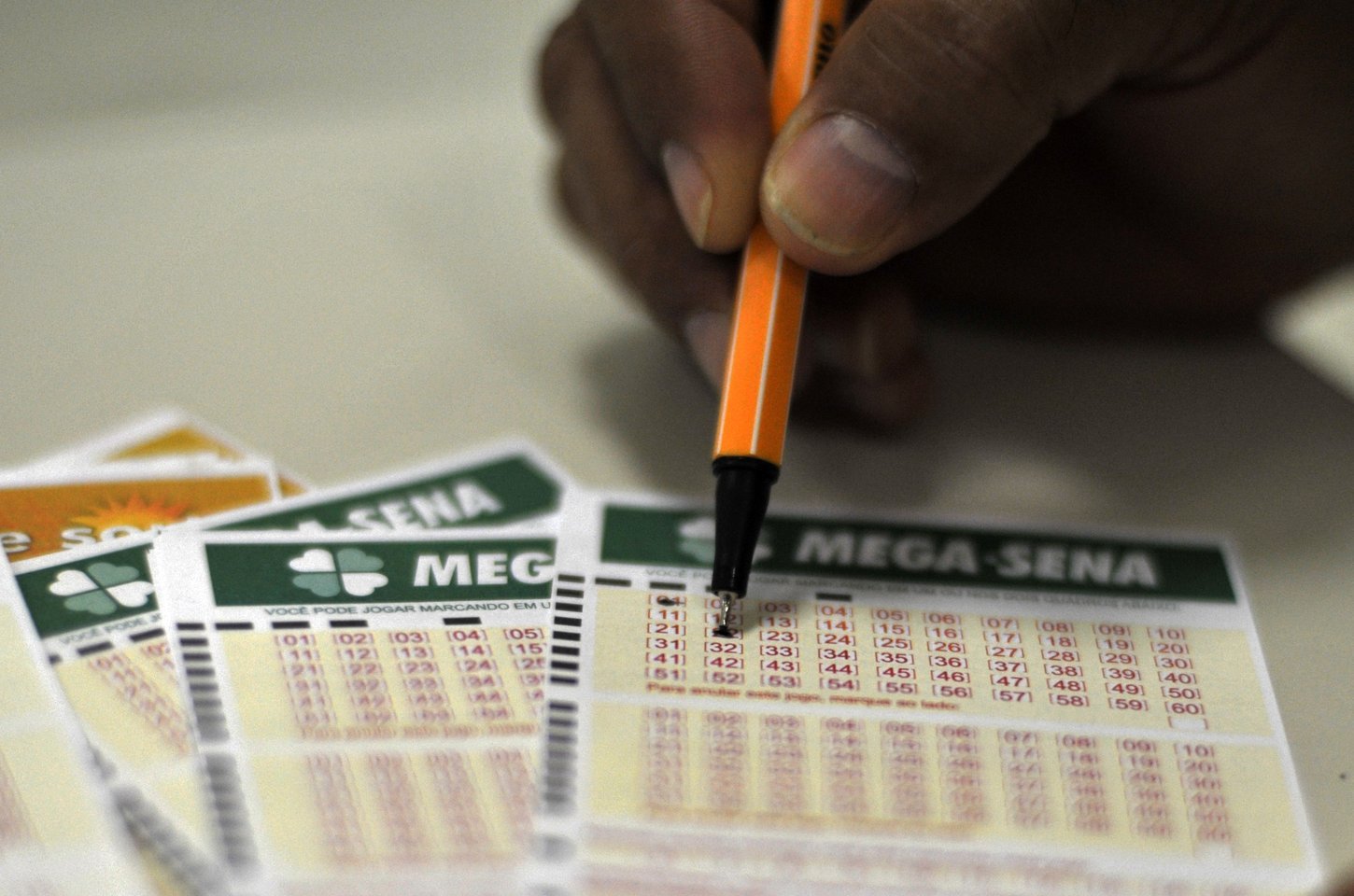 Mega-Sena acumula e prêmio chega a R$ 44 milhões