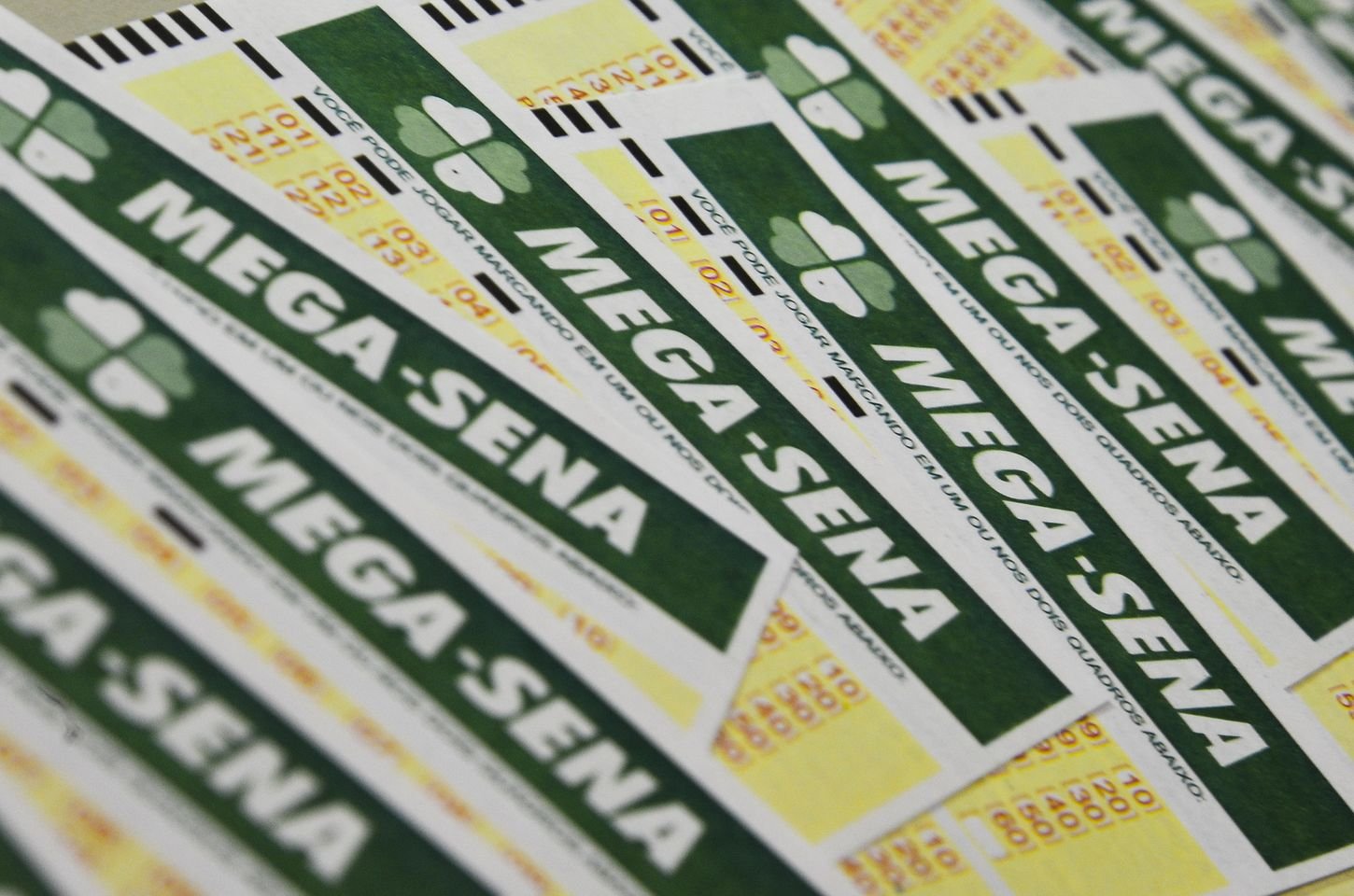 Mega-Sena acumula prêmio de R$ 13 milhões neste sábado