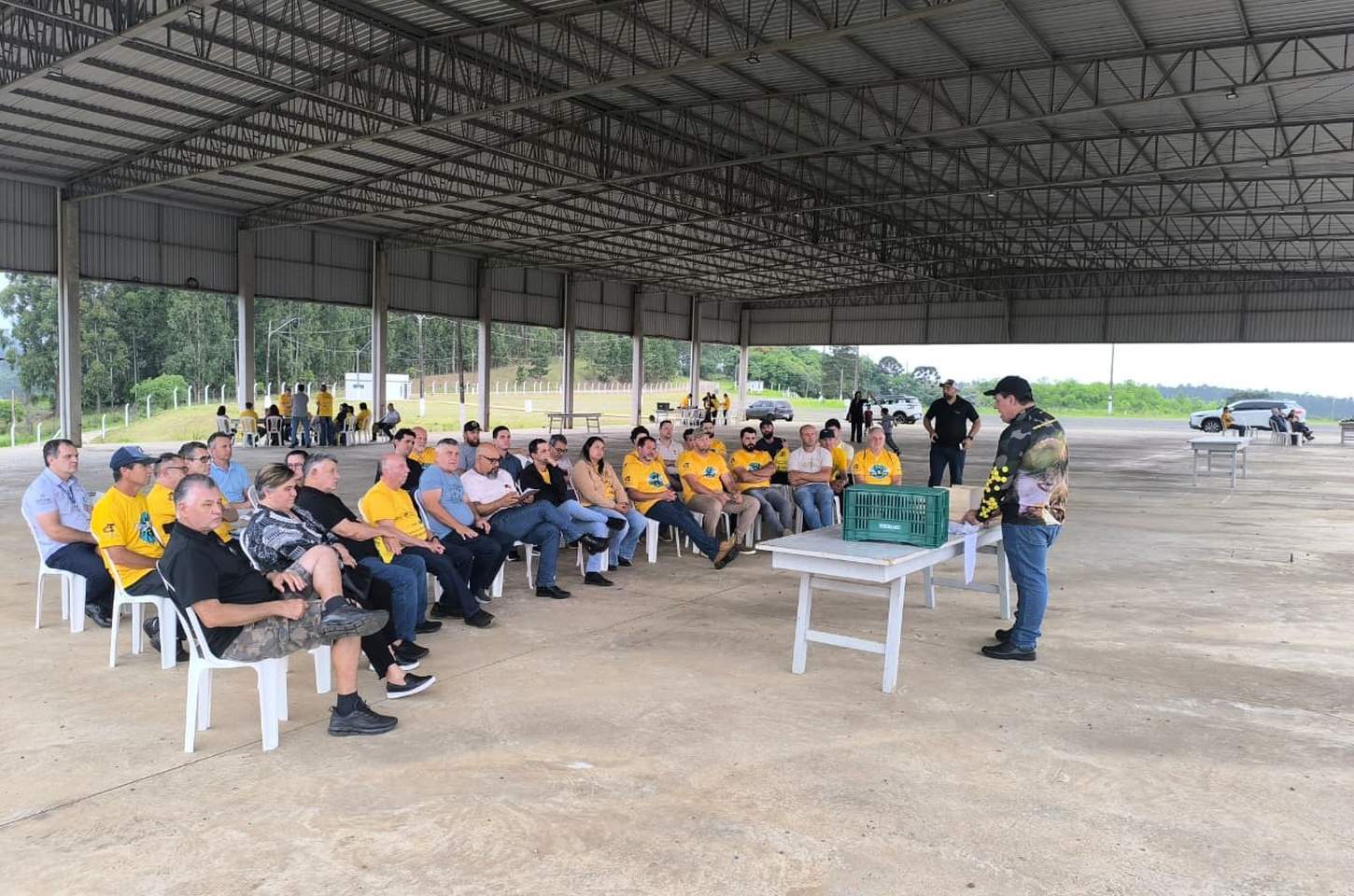 Meliponicultura ganha força no Paraná com seminário e apoio do governo