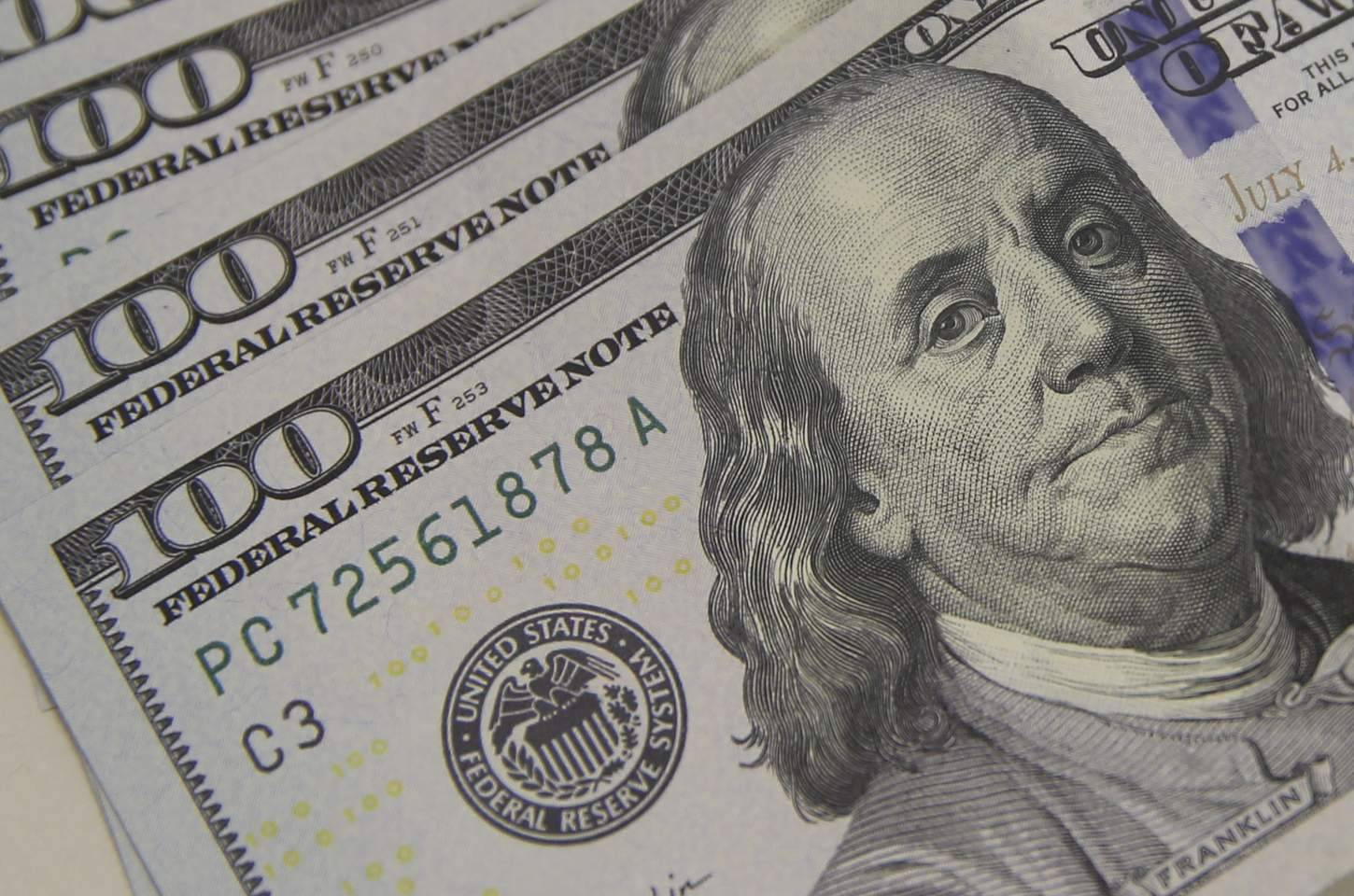 Mercado financeiro tem dia turbulento com dólar perto de R$ 5,30