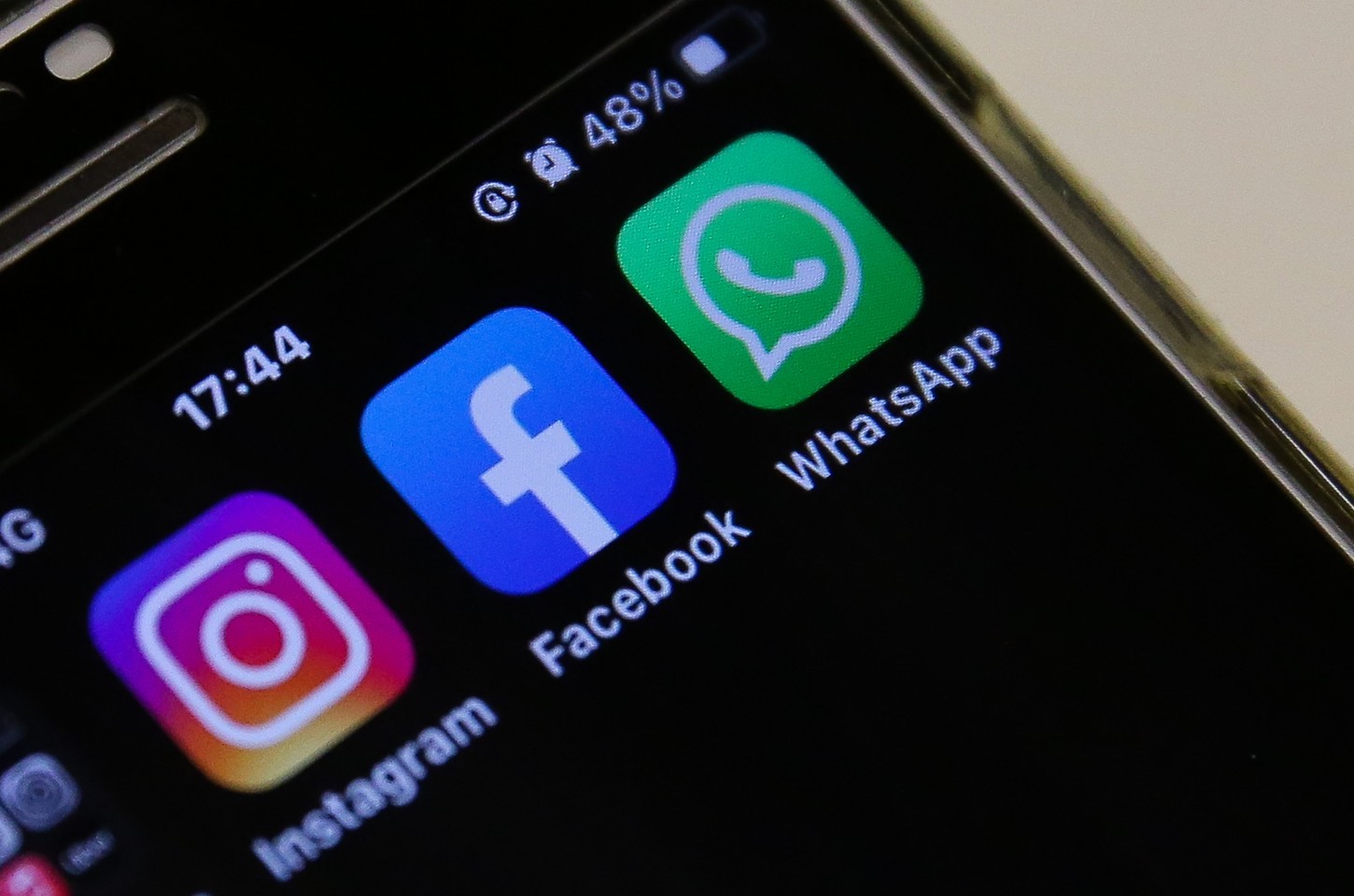 Meta se compromete a combater trabalho infantil artístico em suas redes sociais