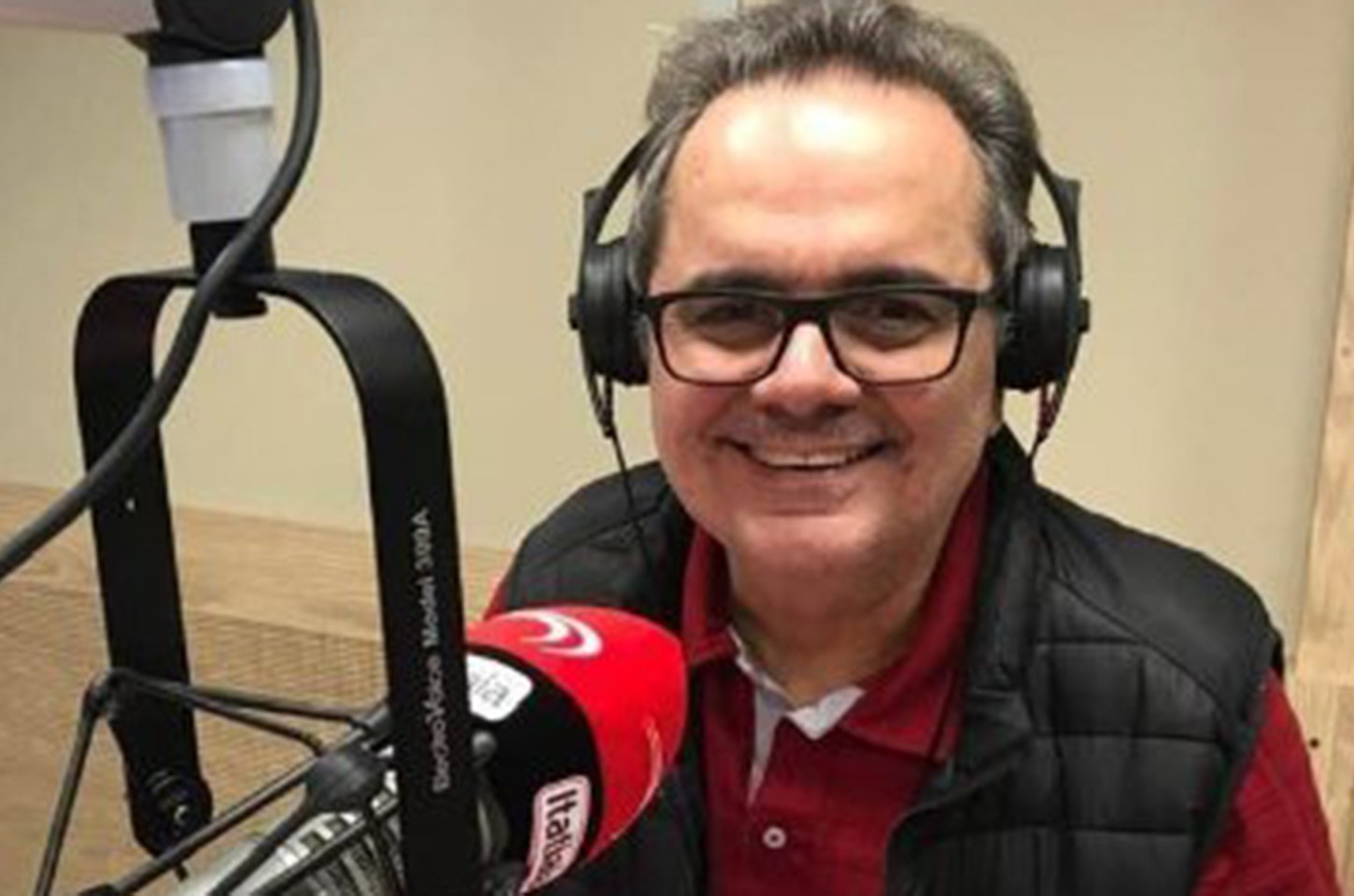 Milton Naves, voz marcante do rádio esportivo mineiro, morre aos 70 anos