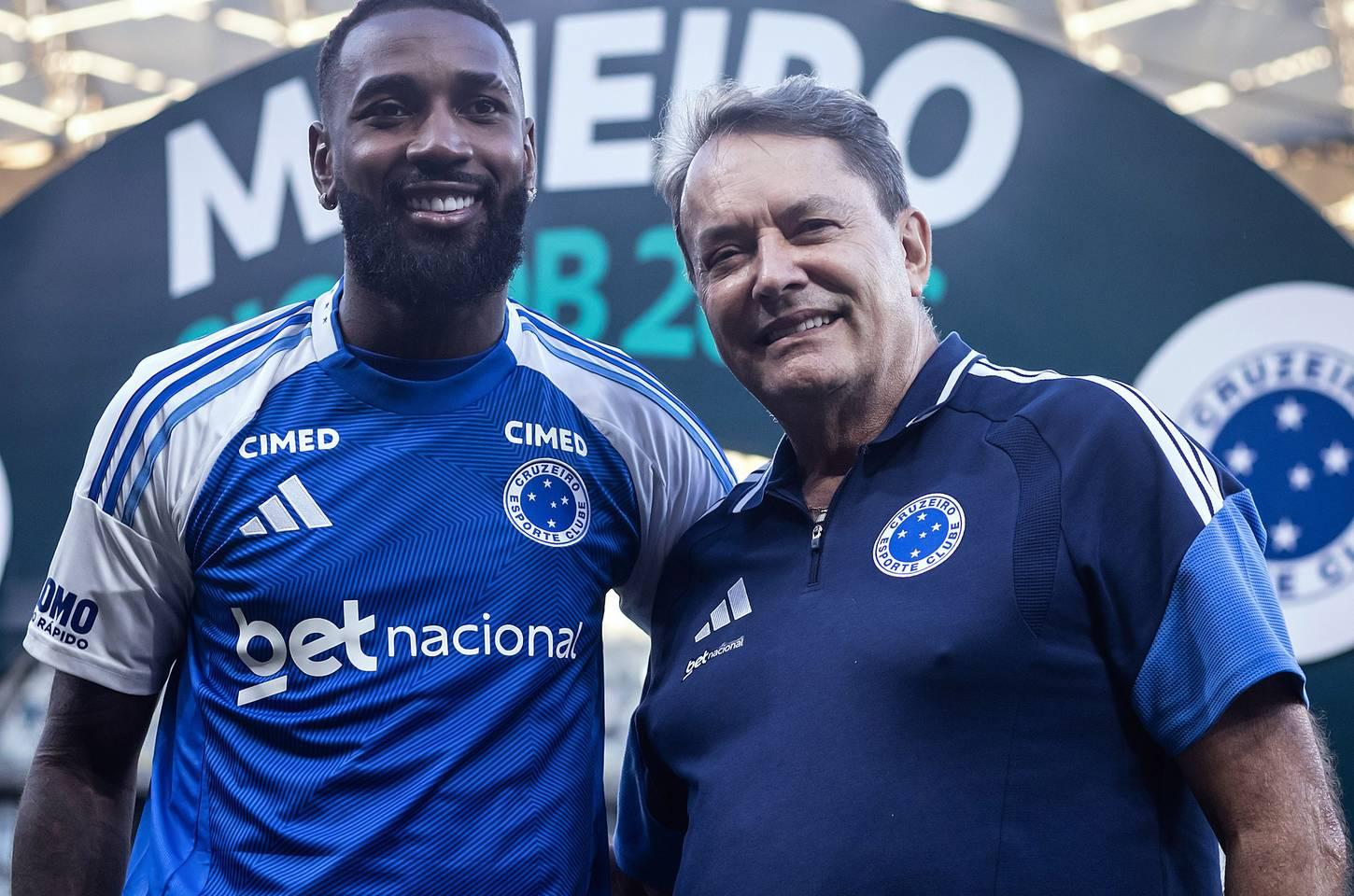 Mineirão vive dia de emoções opostas com apresentação de Gerson e derrota do Cruzeiro