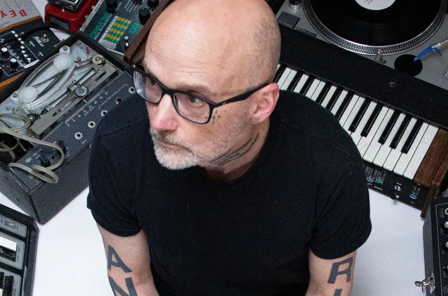 Moby doa lucro do Coachella 2026 para organizações de direitos animais