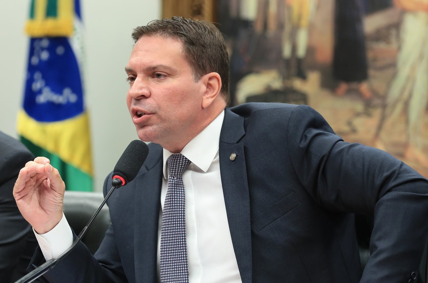 Moraes determina comunicação sobre perda de mandato de Ramagem