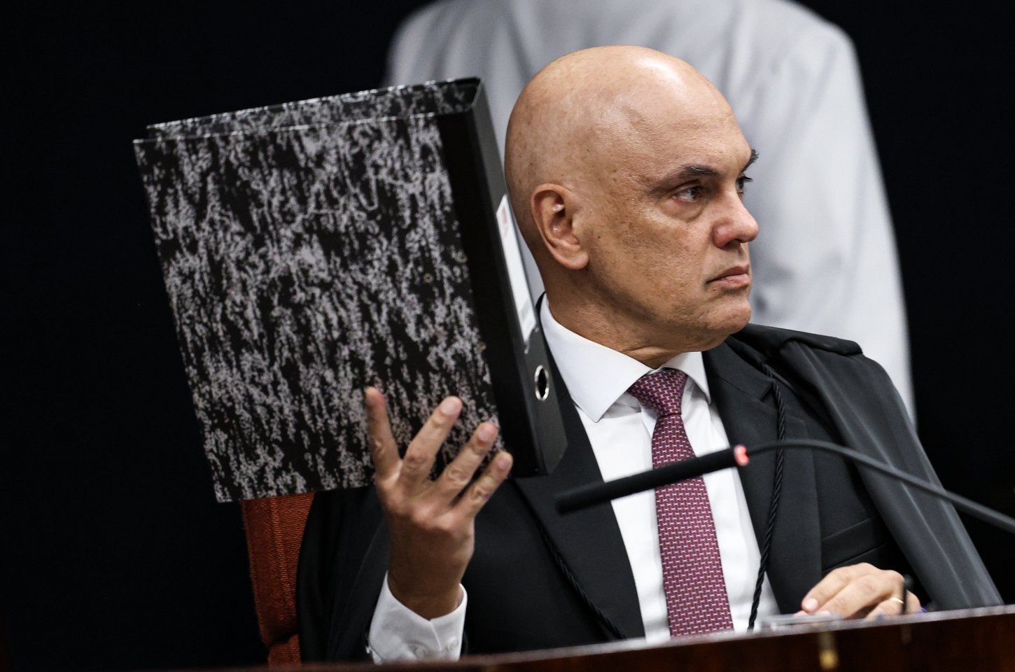 Moraes encerra penas de condenados por trama golpista; prisões são definidas