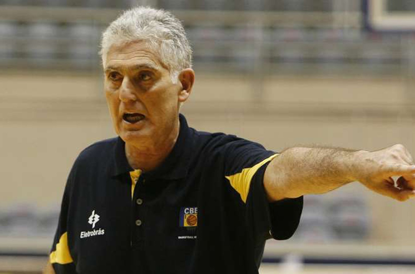 Morre Moncho Monsalve, ex-técnico da seleção brasileira de basquete, aos 81 anos