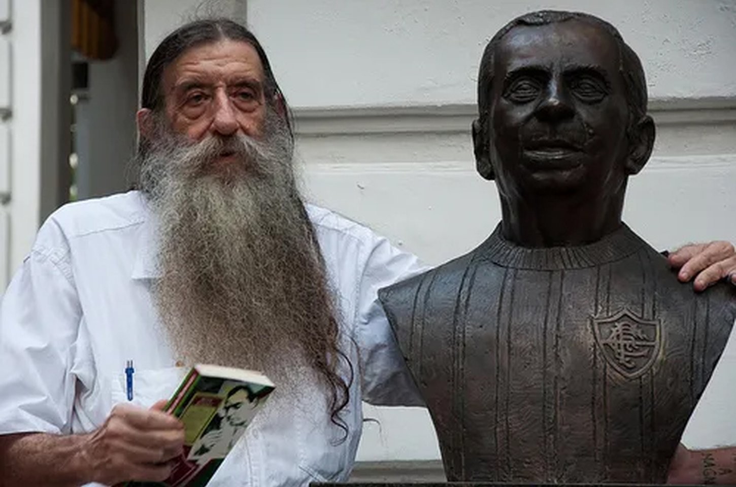 Morre Nelson Rodrigues Filho, fundador do Bloco do Barbas e ícone cultural