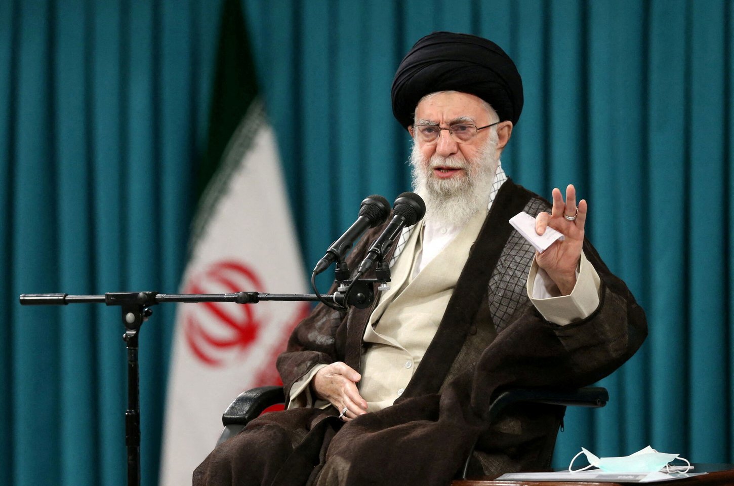 Morte de Khamenei em ataques gera reações globais e tensão no Oriente Médio