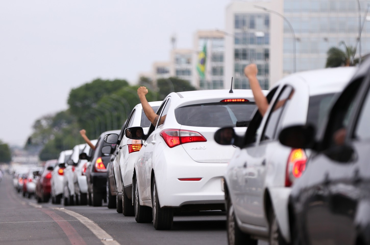 Motoristas de aplicativo: exploração disfarçada de empreendedorismo
