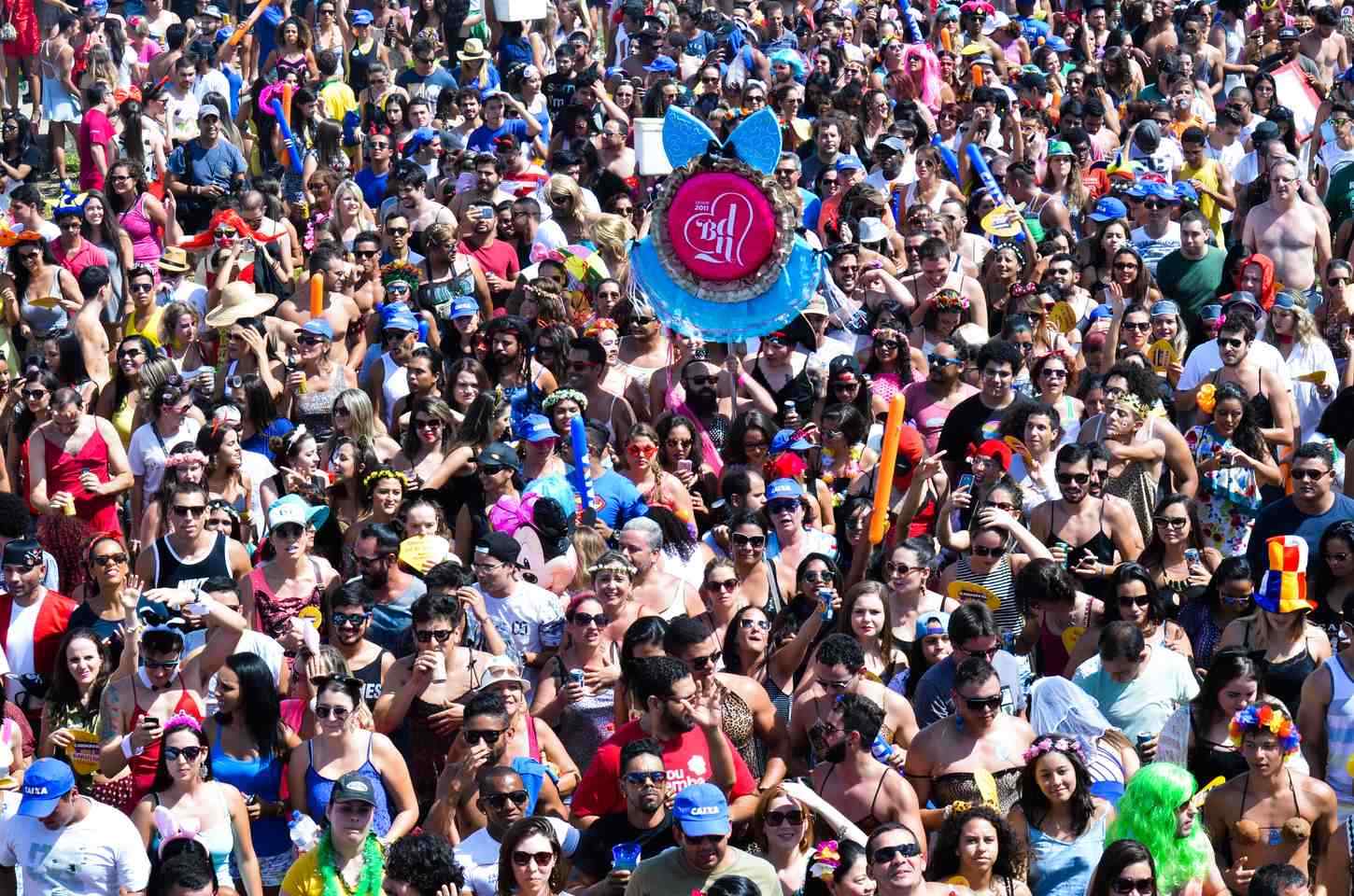 MP de São Paulo investiga superlotação em blocos de carnaval na Consolação
