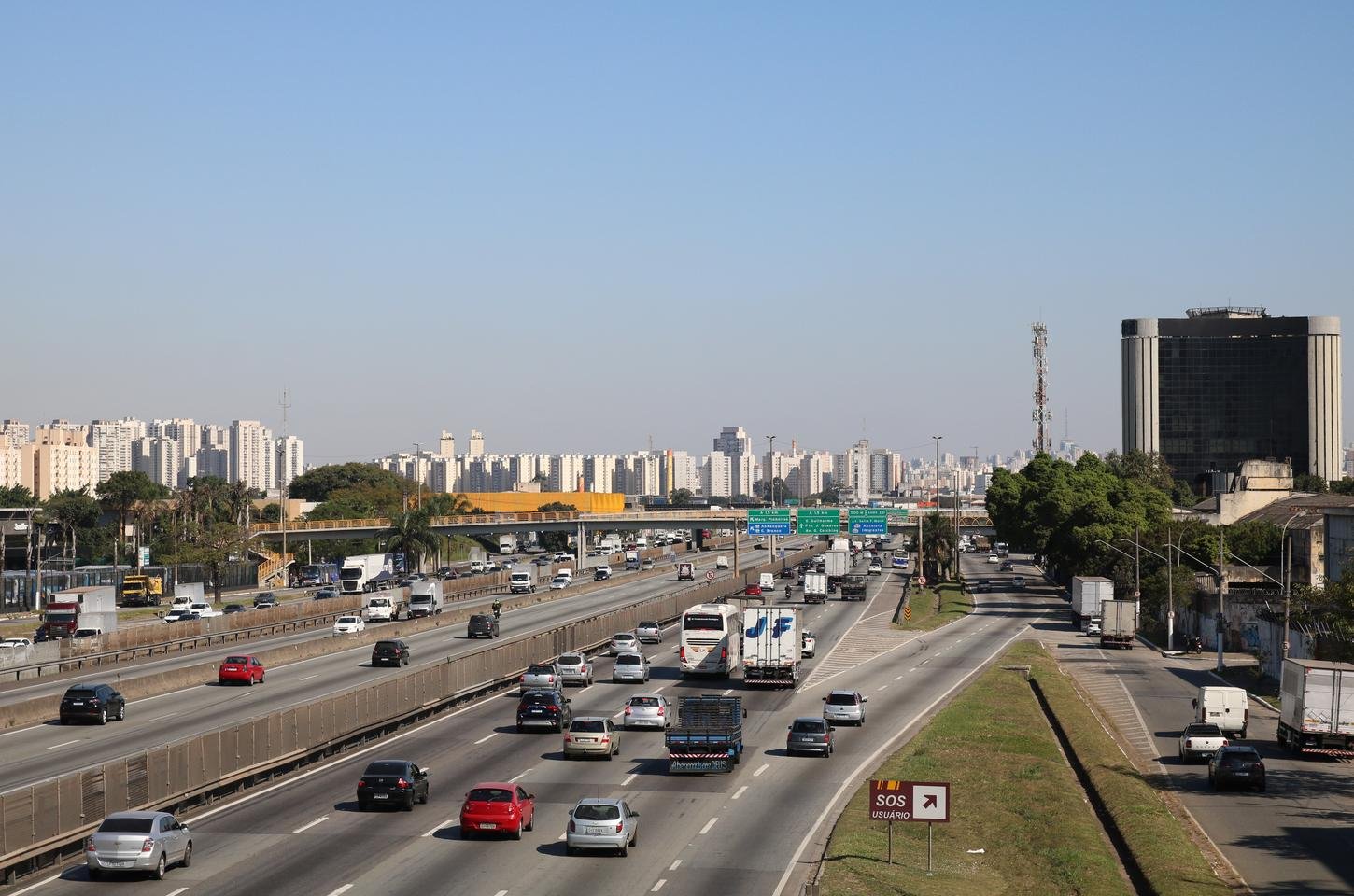 MP do Rio recomenda suspensão de obras na Dutra por risco de alagamentos