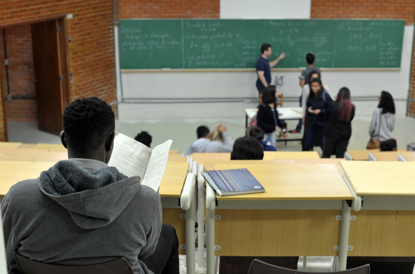 MPF fecha terceiro acordo com aluno da Unirio por fraude em cotas raciais