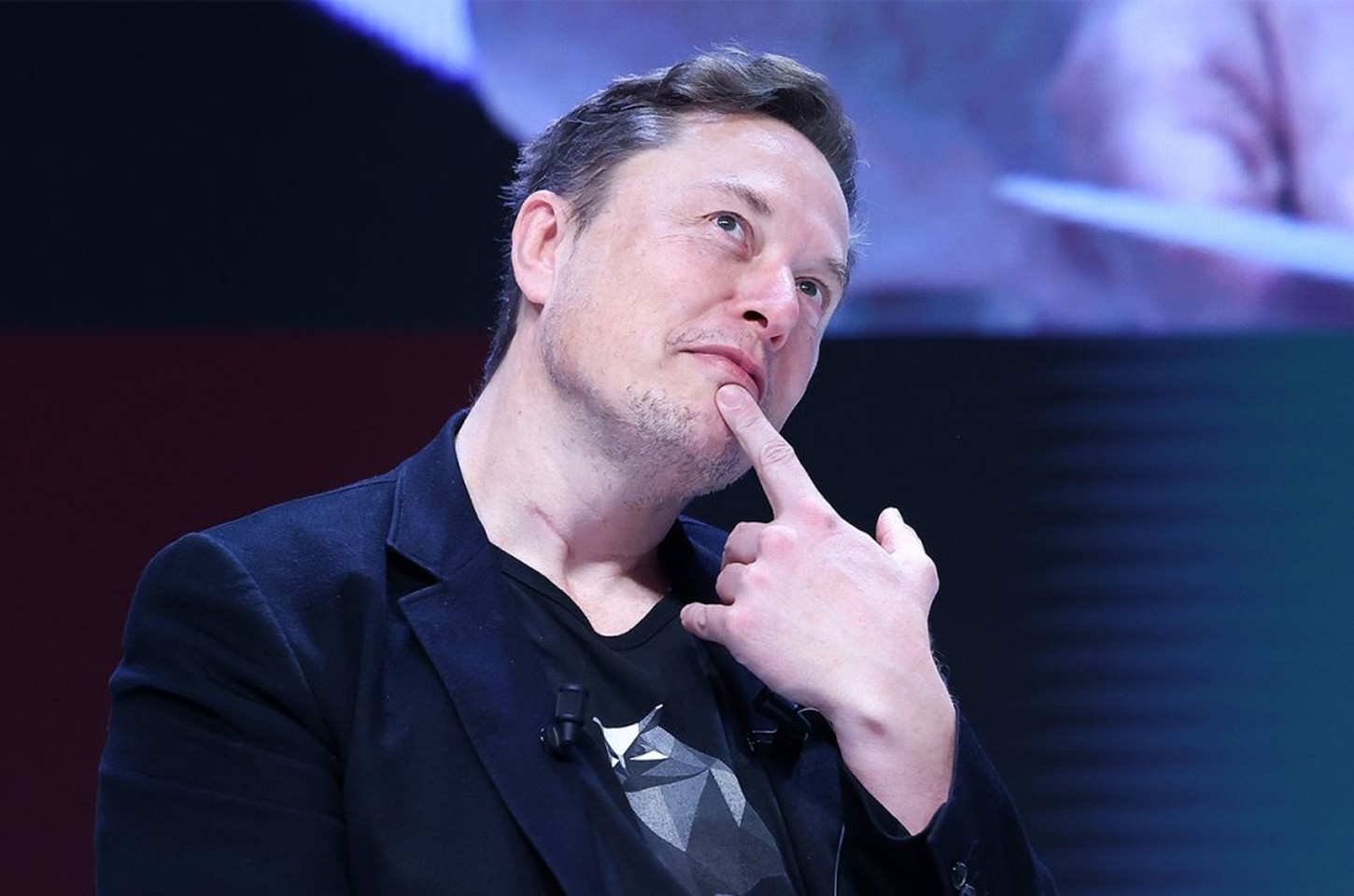 Musk ameaça OpenAI em troca de mensagens antes de julgamento