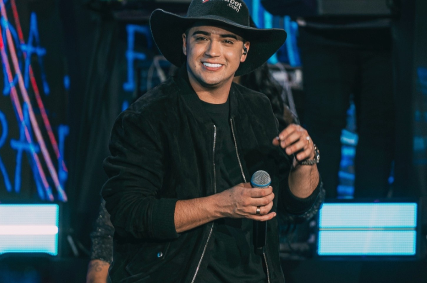 Natanzinho Lima: de garçom a estrela da música nacional
