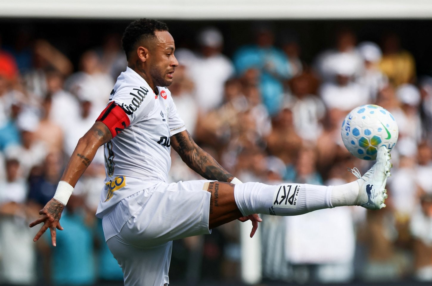 Neymar discreto no clássico e deixa dúvida para Ancelotti