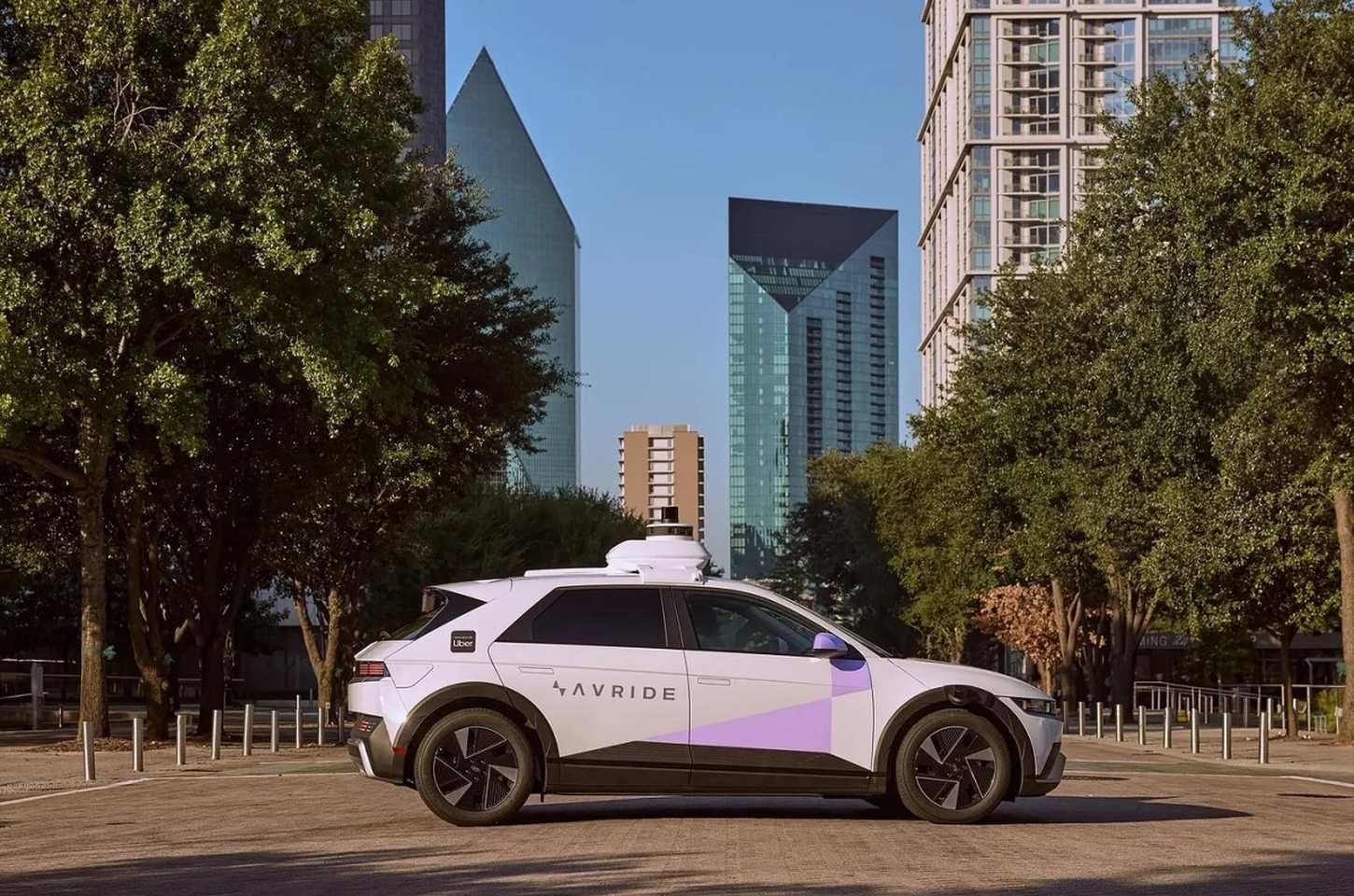 NHTSA investiga empresa de robotáxis Avride após 16 acidentes com seu sistema autônomo