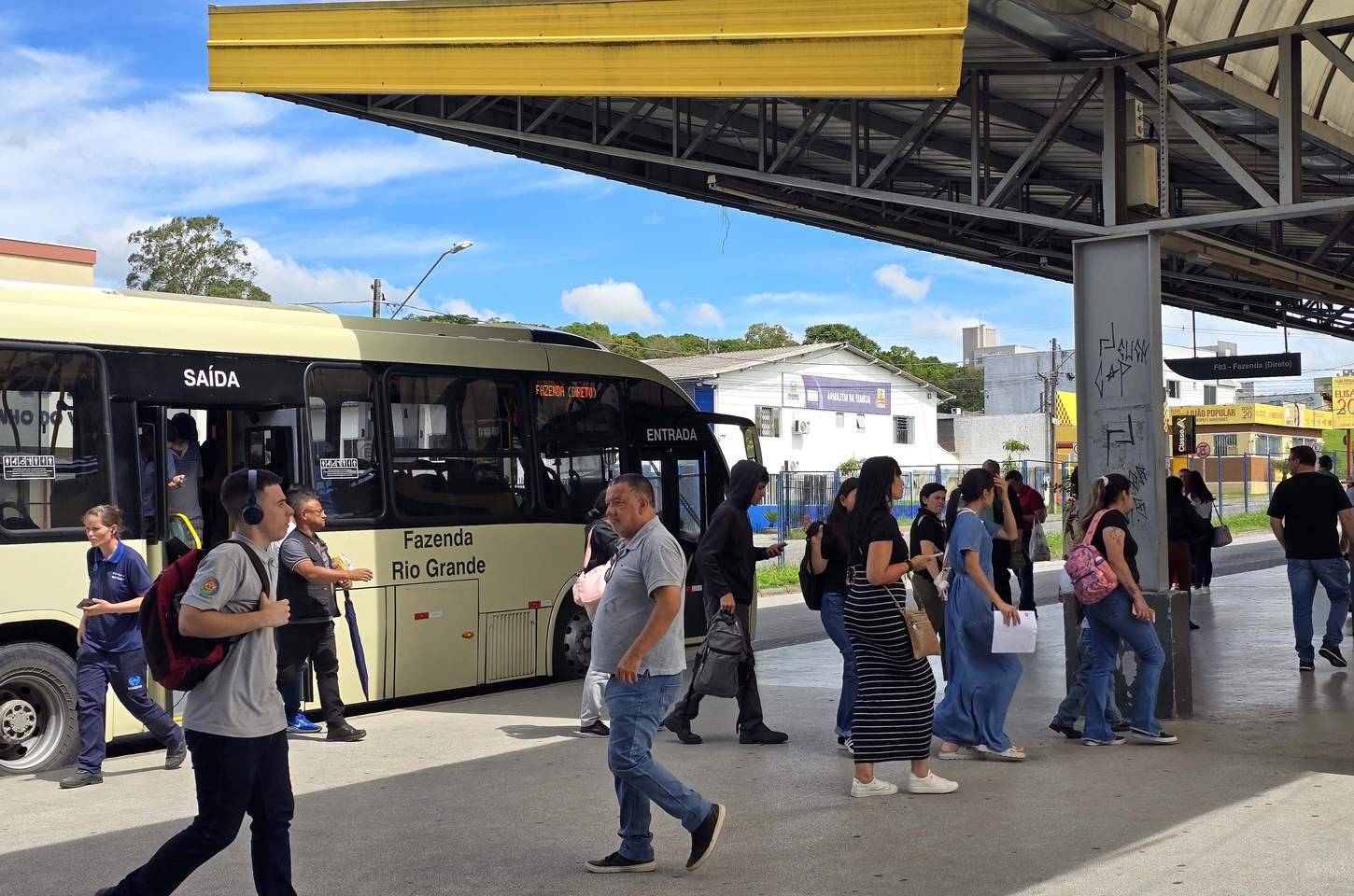 Nova linha Y95 conecta Fazenda Rio Grande ao Sítio Cercado a partir de segunda