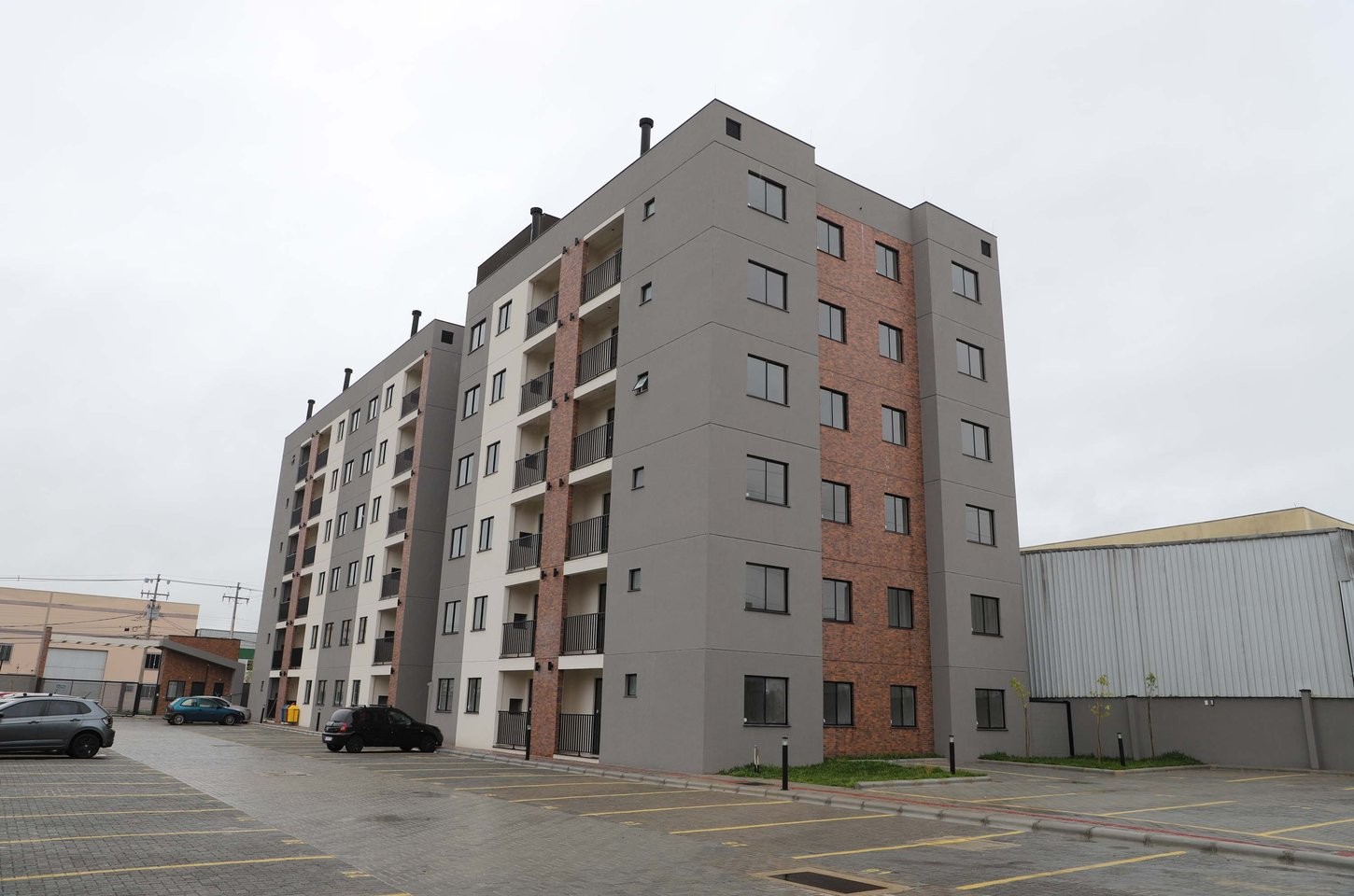 Novo condomínio em São José dos Pinhais entrega 108 apartamentos com subsídio estadual