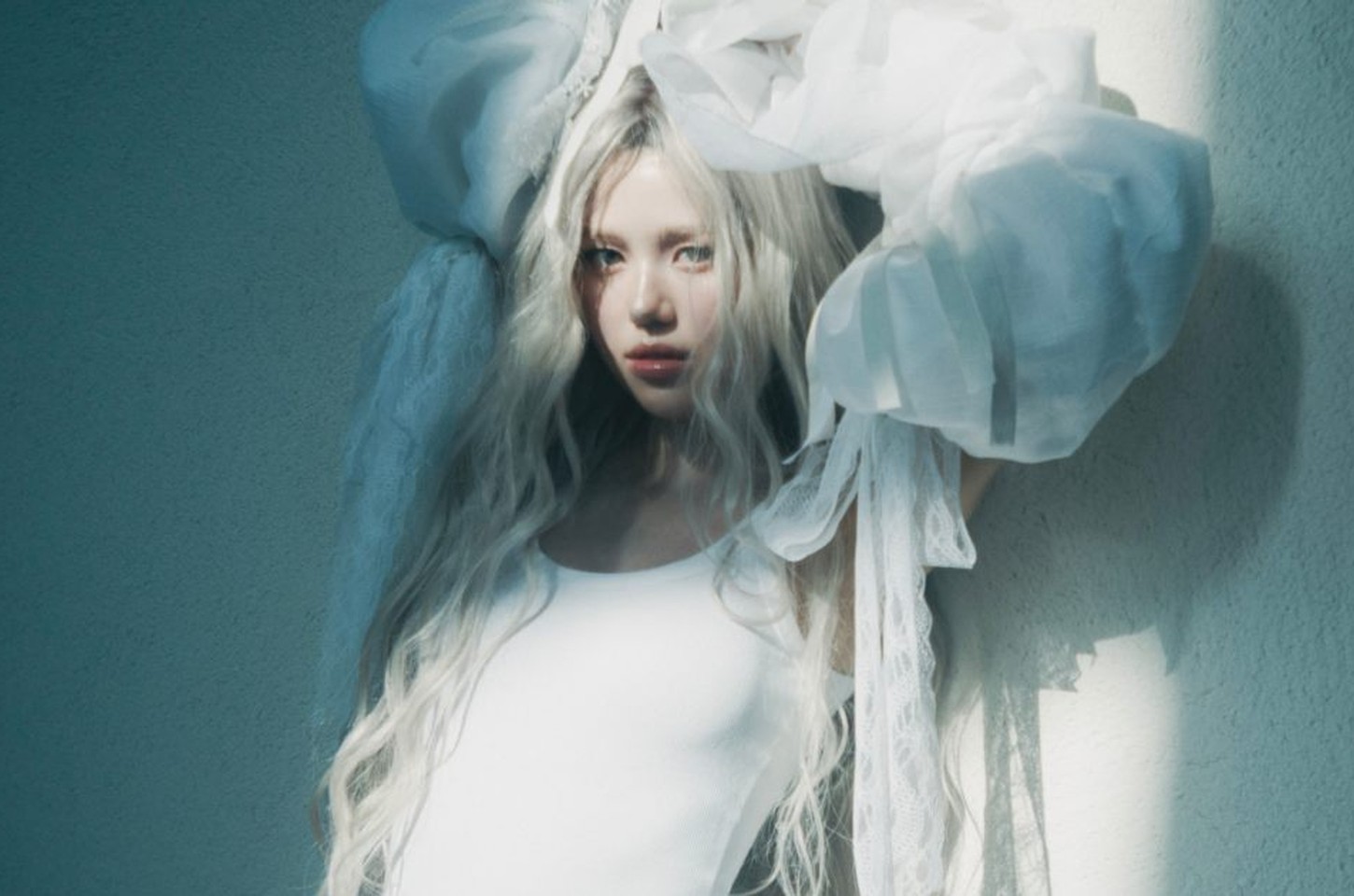 Olivia Marsh explora autodescoberta em novo EP 'Paraglider'