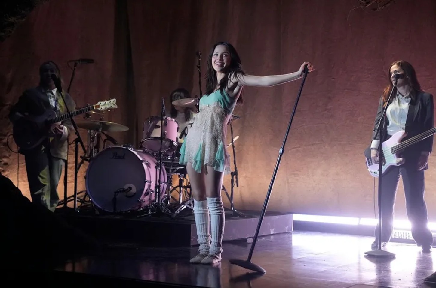 Olivia Rodrigo lidera o "SNL" como apresentadora e atração musical