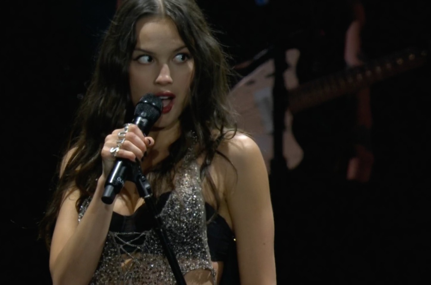 Olivia Rodrigo revela que escrevia fanfics de One Direction na infância