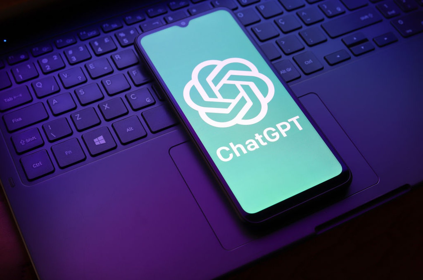 OpenAI em 2025: ChatGPT domina, mas desafios crescem
