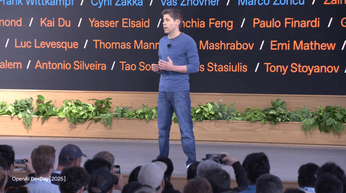 OpenAI frustrada com Apple planeja ação legal por integração do ChatGPT