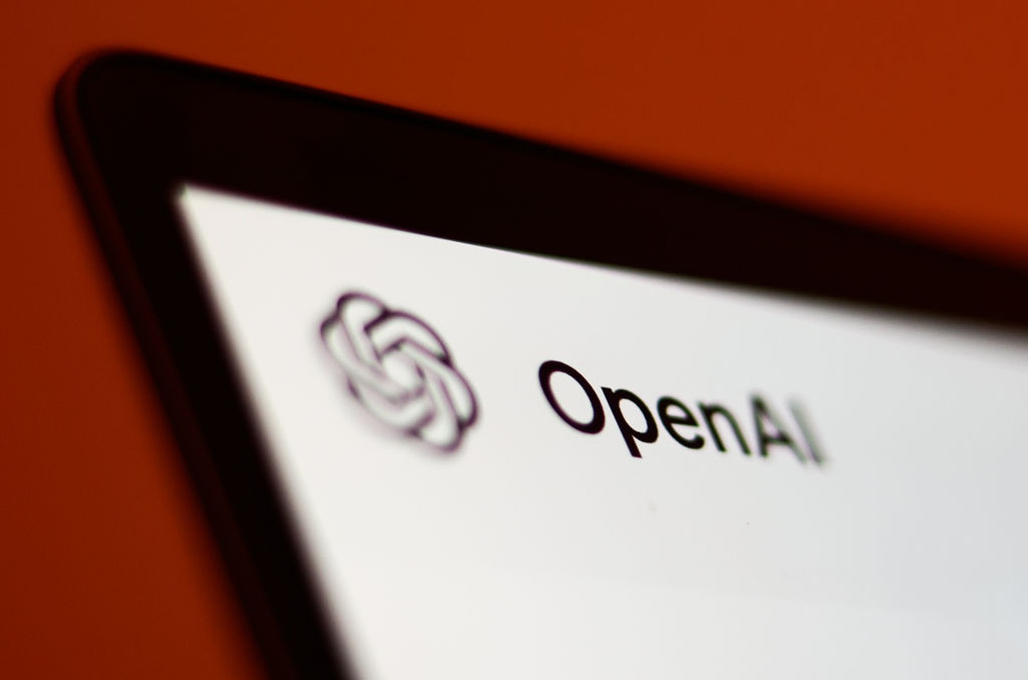 OpenAI lança novos recursos de voz com foco em agentes de IA em tempo real