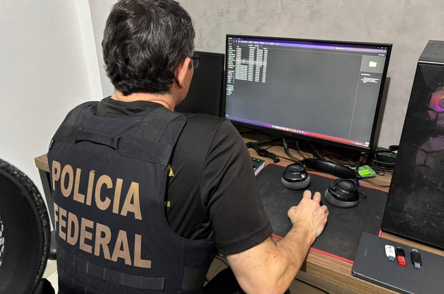 Operação da PF combate crimes cibernéticos contra crianças e adolescentes