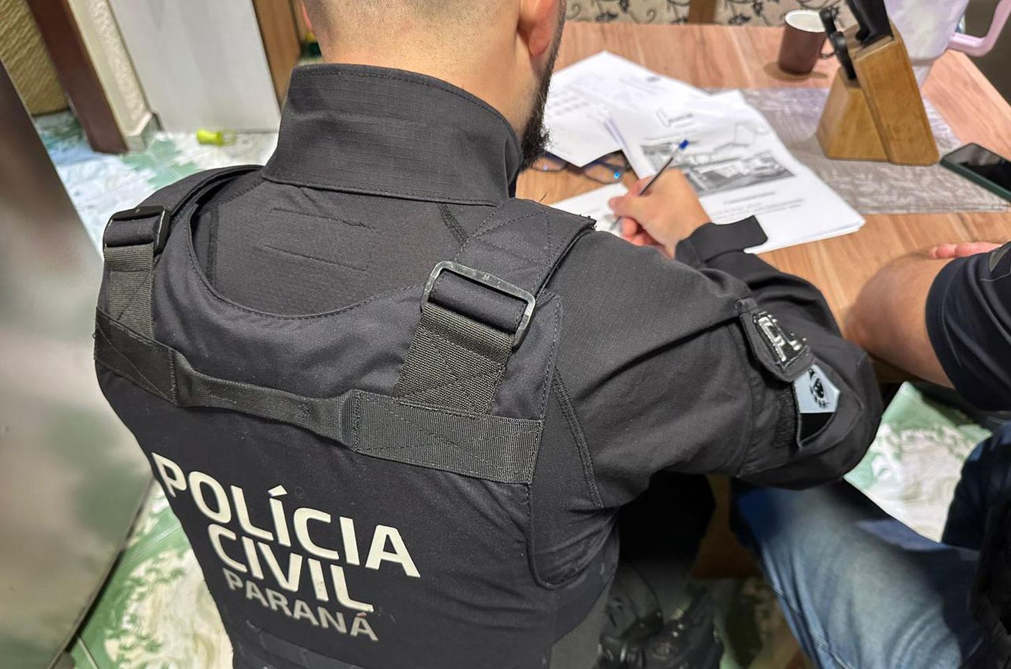 Operação da Polícia Civil do Paraná combate golpe do presente