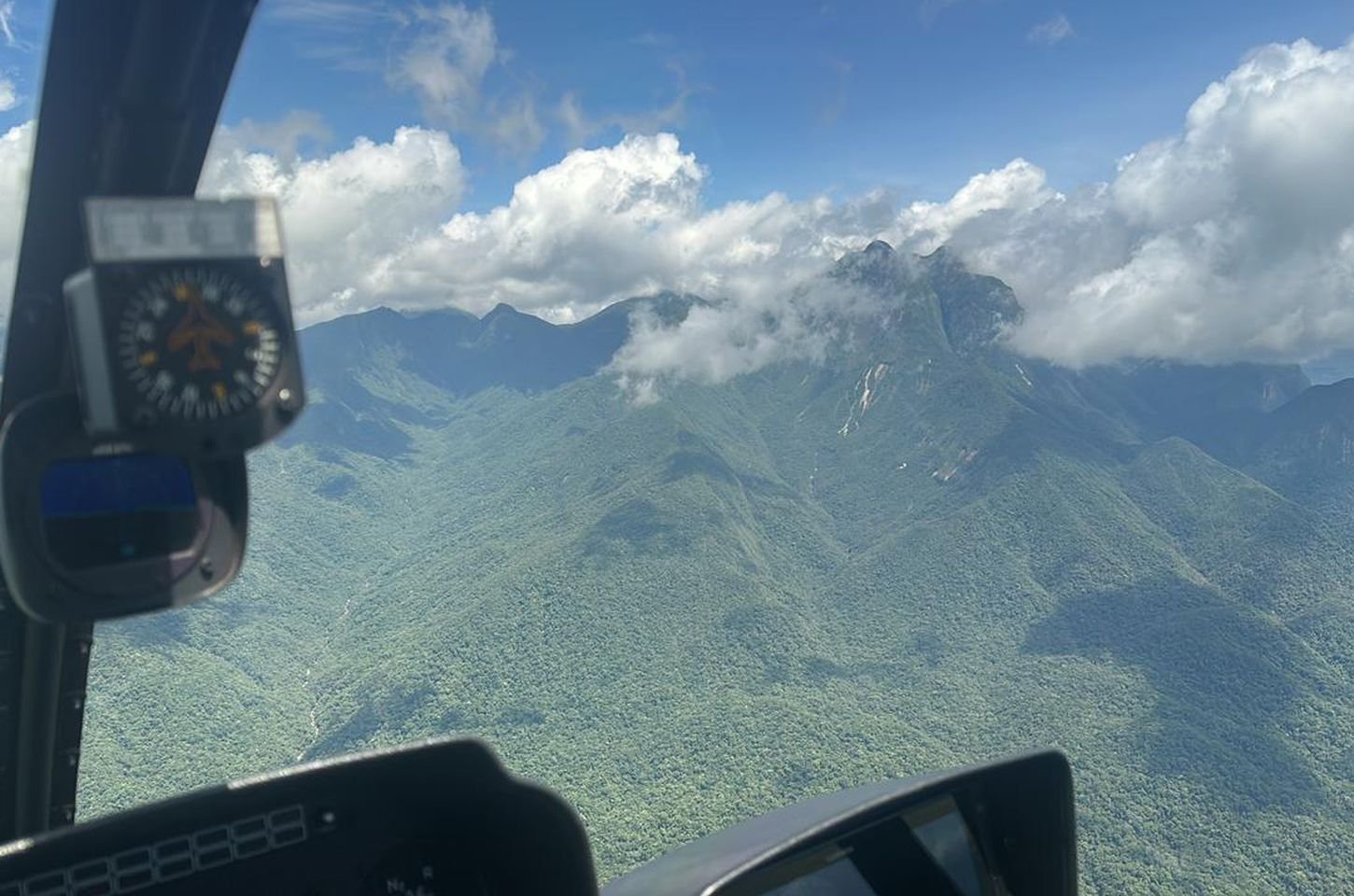 Operação de resgate encontra jovem perdido no Pico Paraná após cinco dias