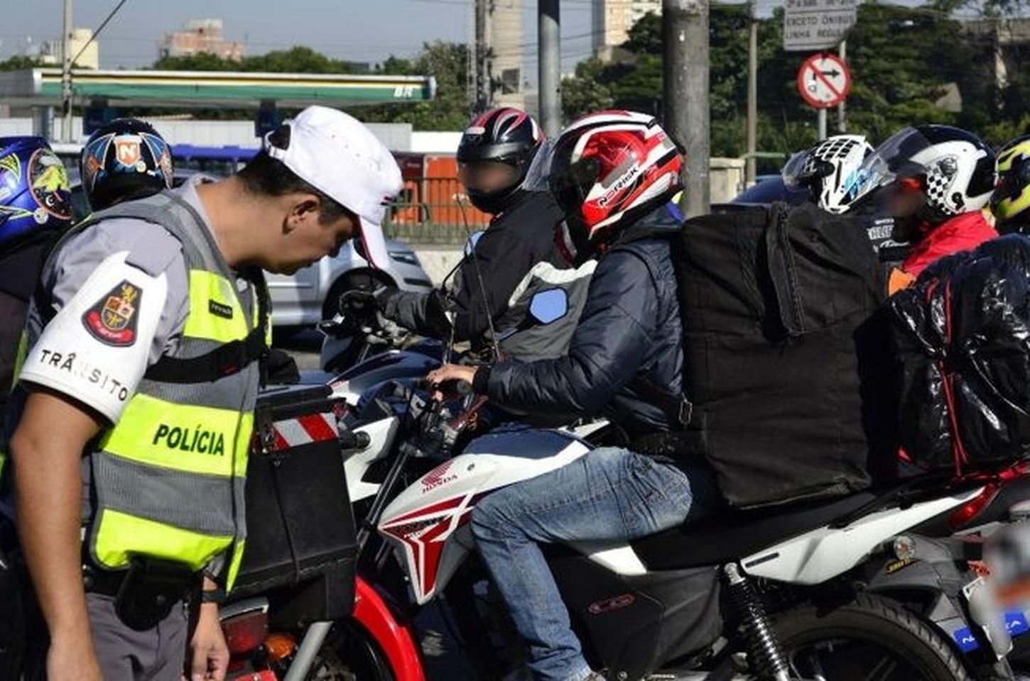 Operação Megacavalo de Aço fiscaliza motos na zona leste de SP