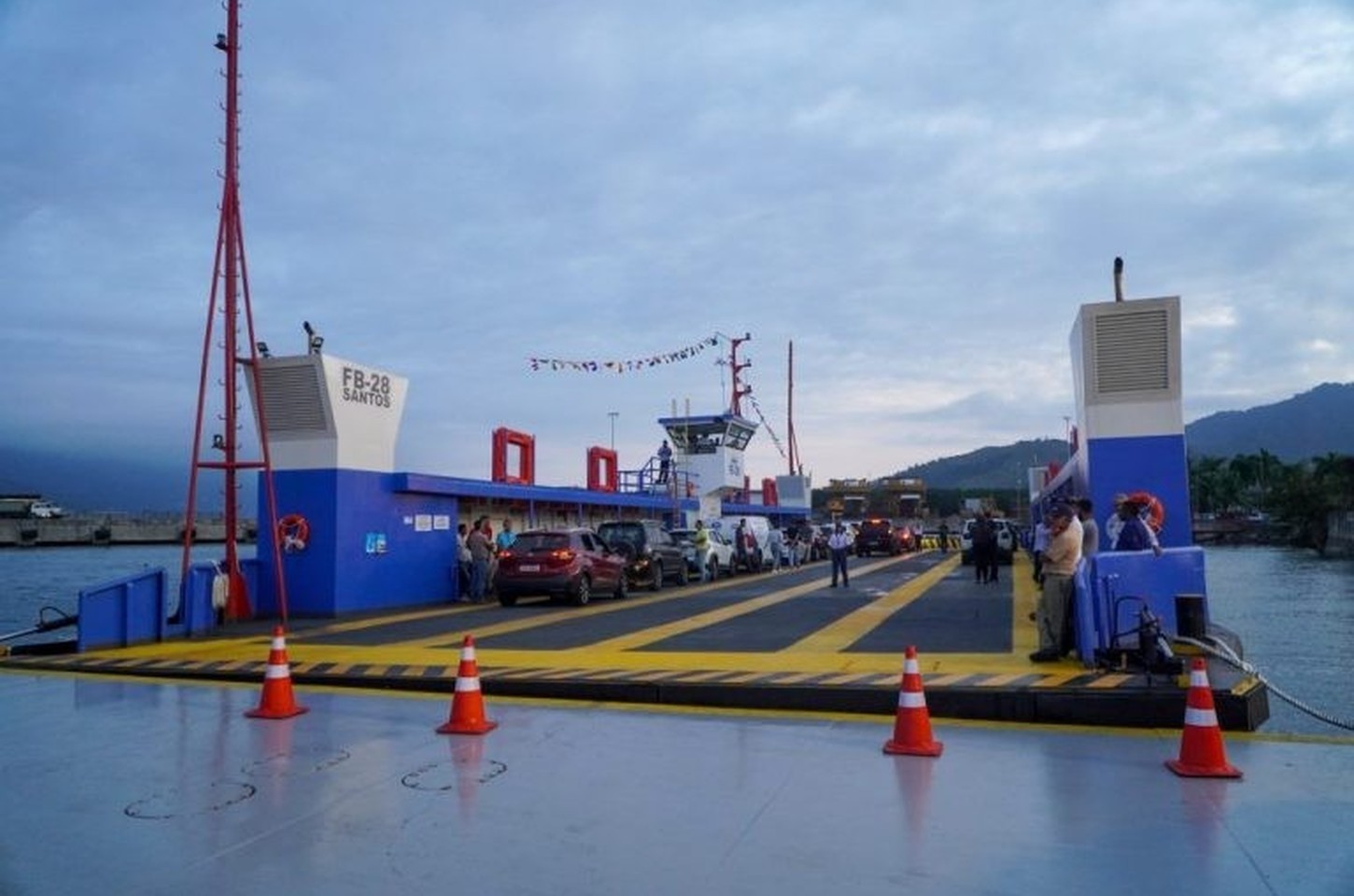 Operação Verão no litoral paulista amplia frota de balsas e lanchas