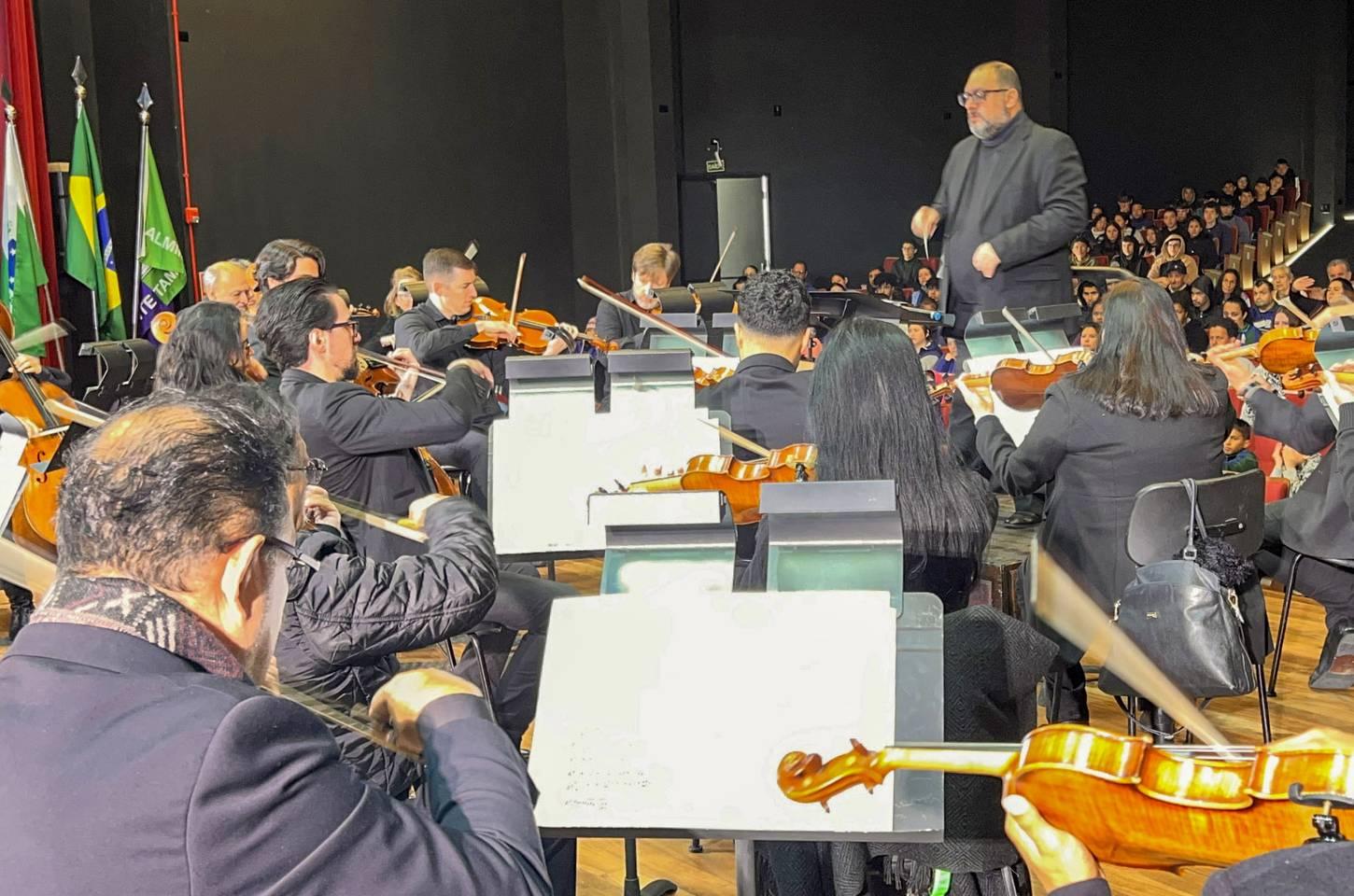 Orquestra Sinfônica do Paraná encanta 500 pessoas em Almirante Tamandaré