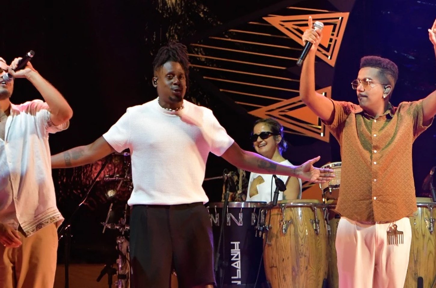 Os Garotin homenageiam Cássia Eller no Luau MTV com Nando Reis