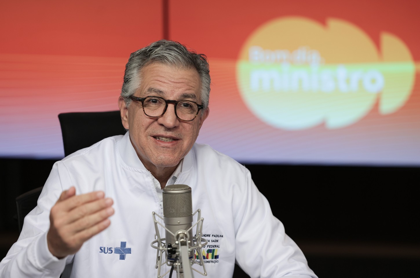 Padilha alerta sobre negacionismo e comemora avanço na cobertura vacinal
