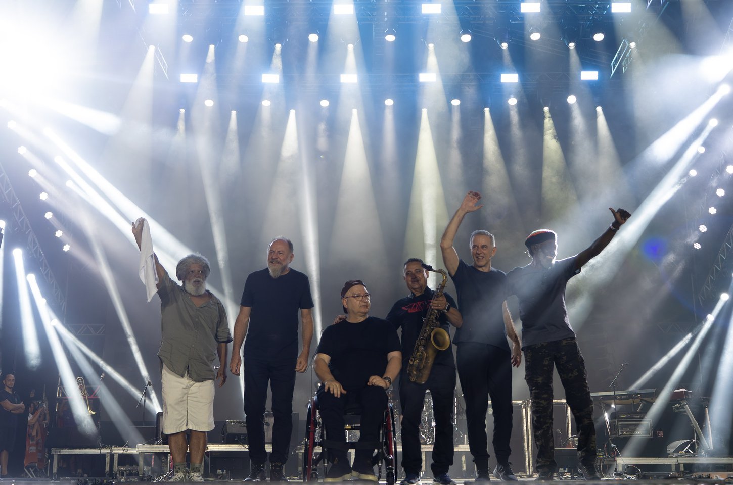 Paralamas do Sucesso transformam palco do Verão Maior em grande coral no litoral