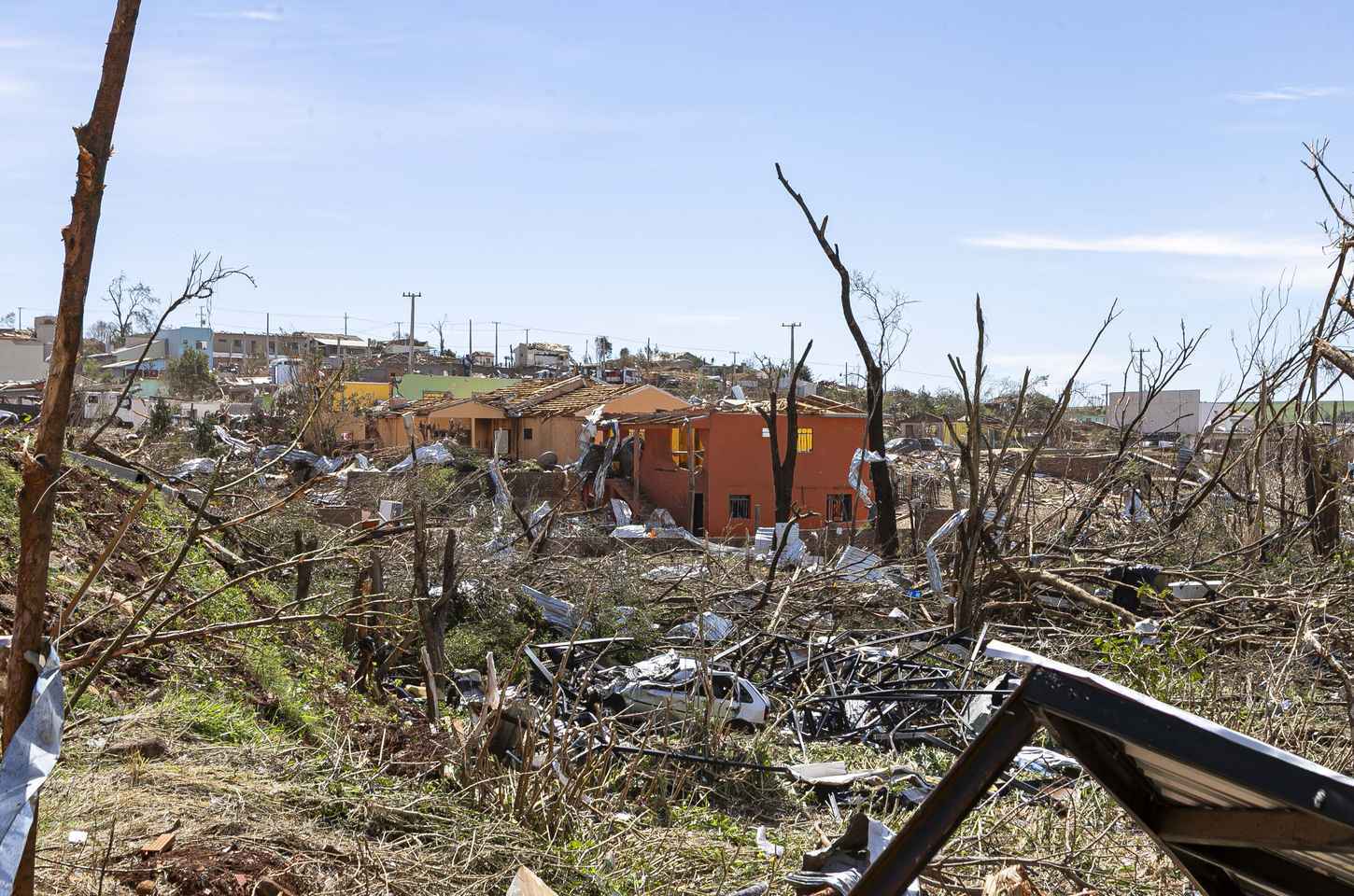 Paraná agiliza reconstrução após tornado com dispensa de licenças ambientais